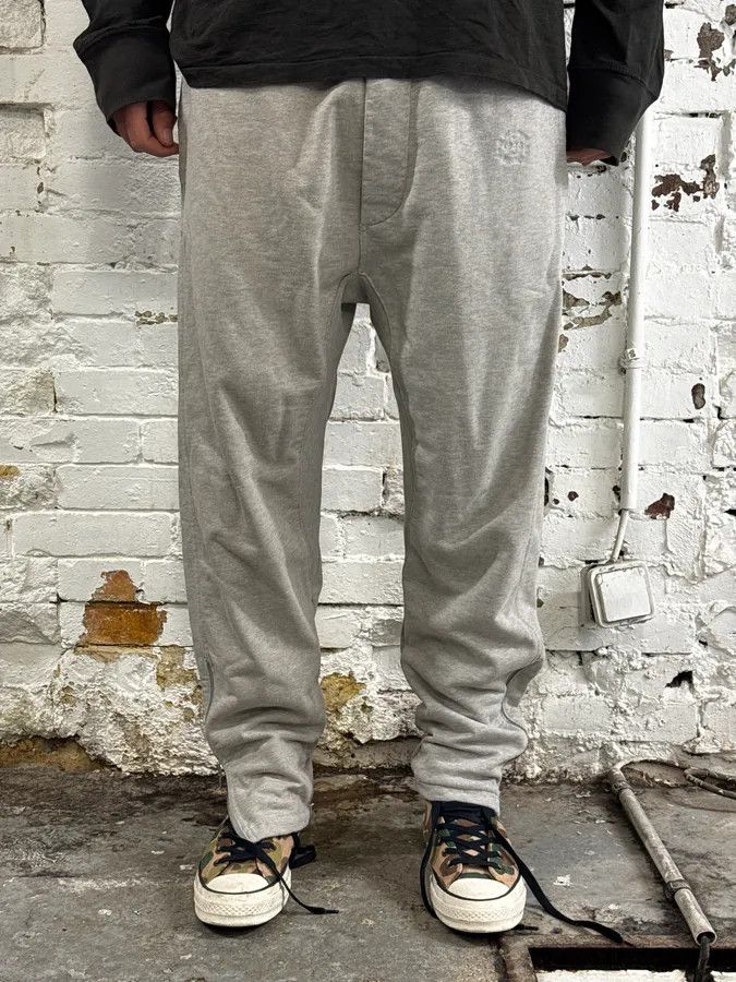 Maison Margiela AW2021 Maison Margiela Grey Zip Jogger Pants Size US 32 / EU 48 - 2 Thumbnail