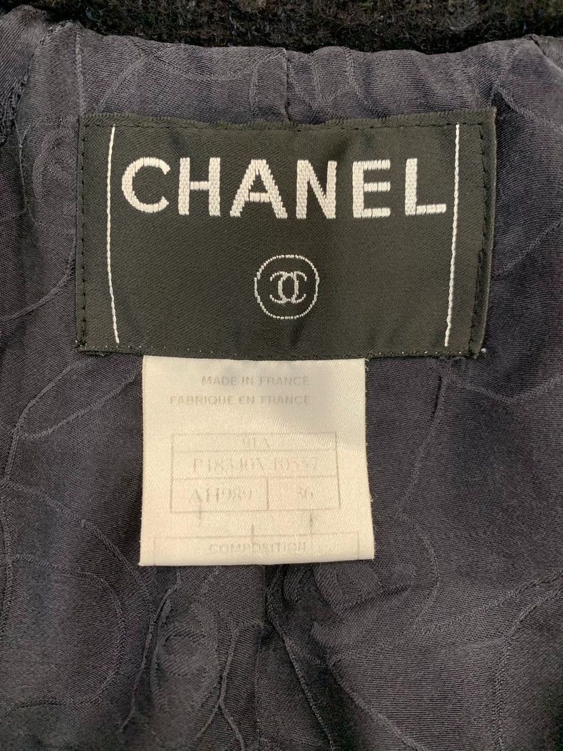 Chanel Chanel Vintage Black Wool Coat with CC Buttons Size S / US 4 / IT 40 - 5 Thumbnail