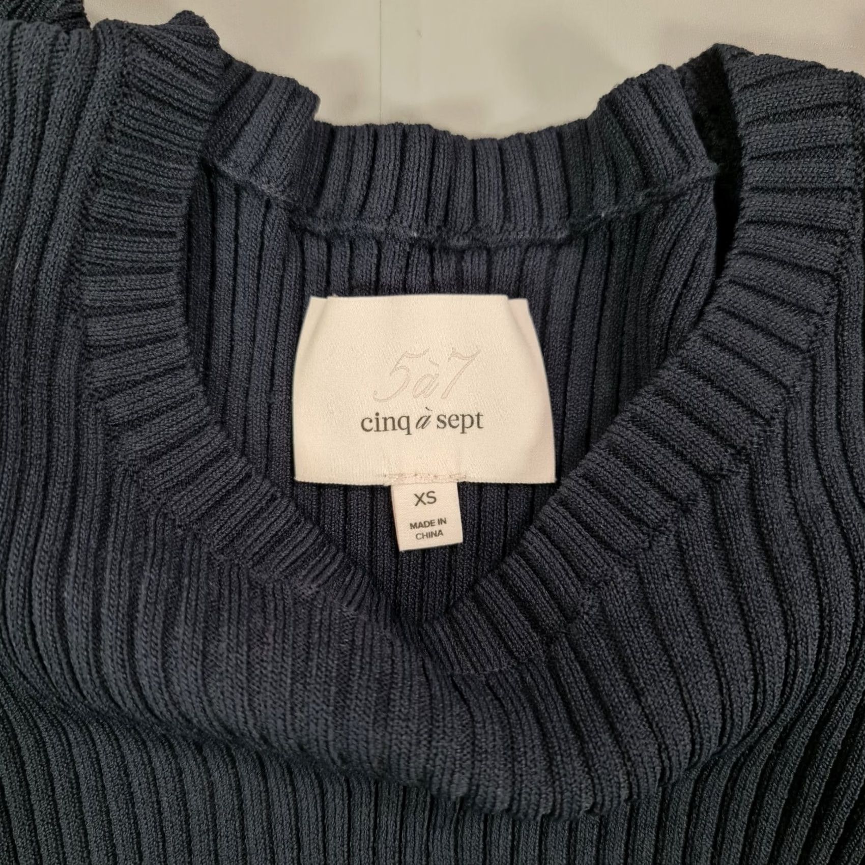 Cinq a Sept 5 a 7 Cinq a sept Womens T-Shirt XS Navy Blue Ribbed Knit Short Sleeve Crew Neck Pullover Logo Basic Casual Size XS / US 0-2 / IT 36-38 - 3 Thumbnail