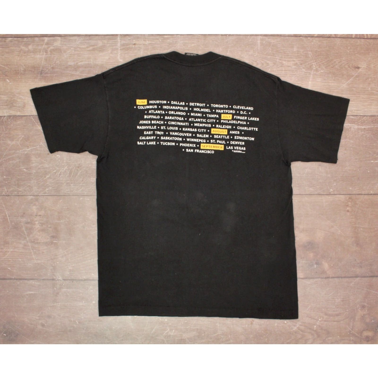 Vintage VINTAGE Men's Giant 90s Don Henley 1991 Tour Black TShirt L Mens 1990s Eagles Graphic Tee Size L Size US L / EU 52-54 / 3 - 2 Thumbnail
