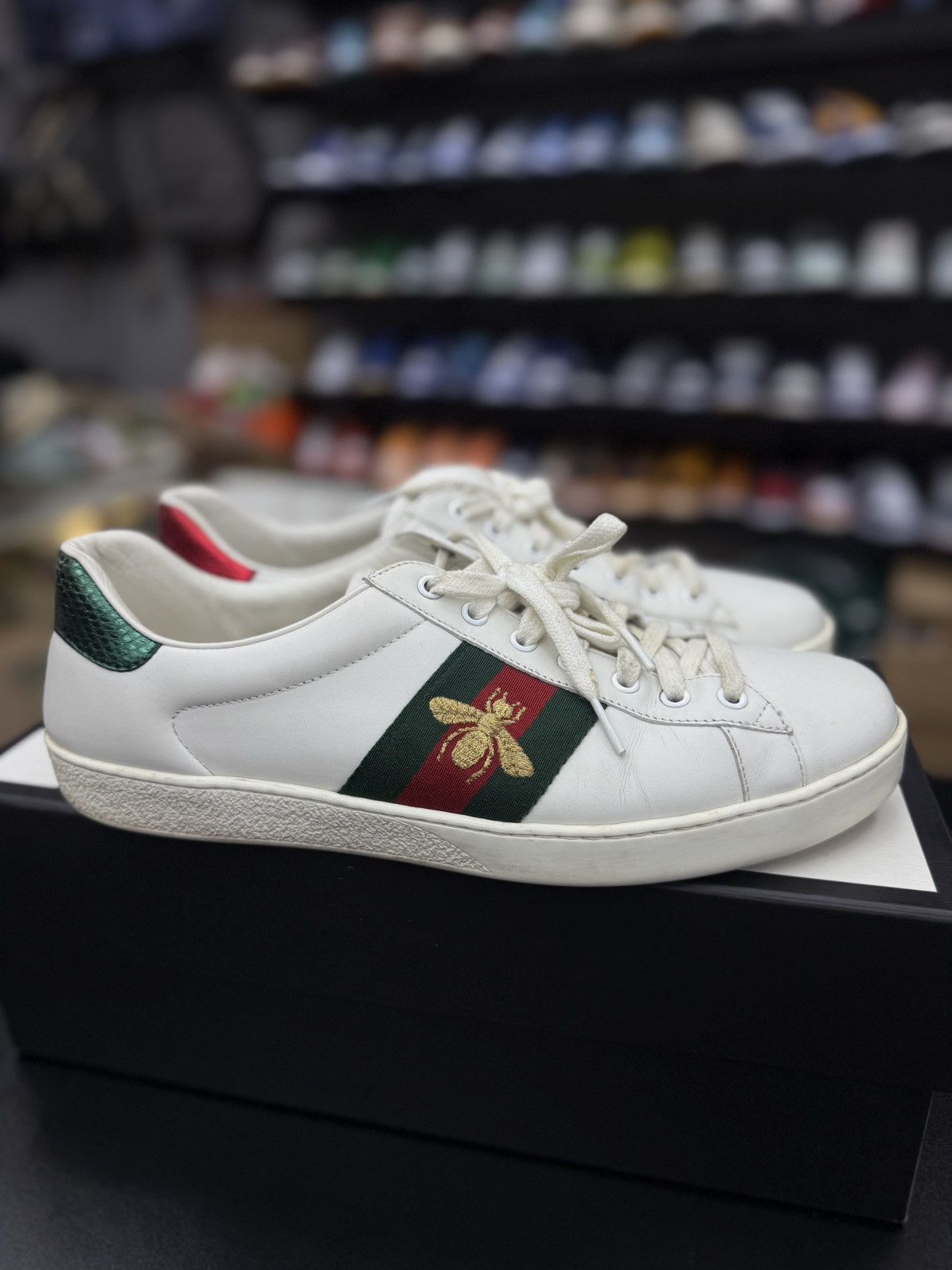 Gucci Gucci Mens Low Top Bee Sneakers Size 10G/10.5US Size US 10.5 / EU 43-44 - 9 Thumbnail