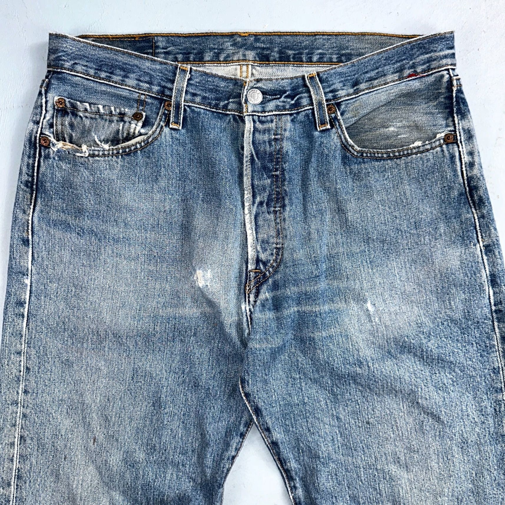 Levi's VINTAGE Levi's 501 Straight Leg Jeans 90s Blue Medium Wash 34x32 Mens Size US 34 / EU 50 - 2 Thumbnail
