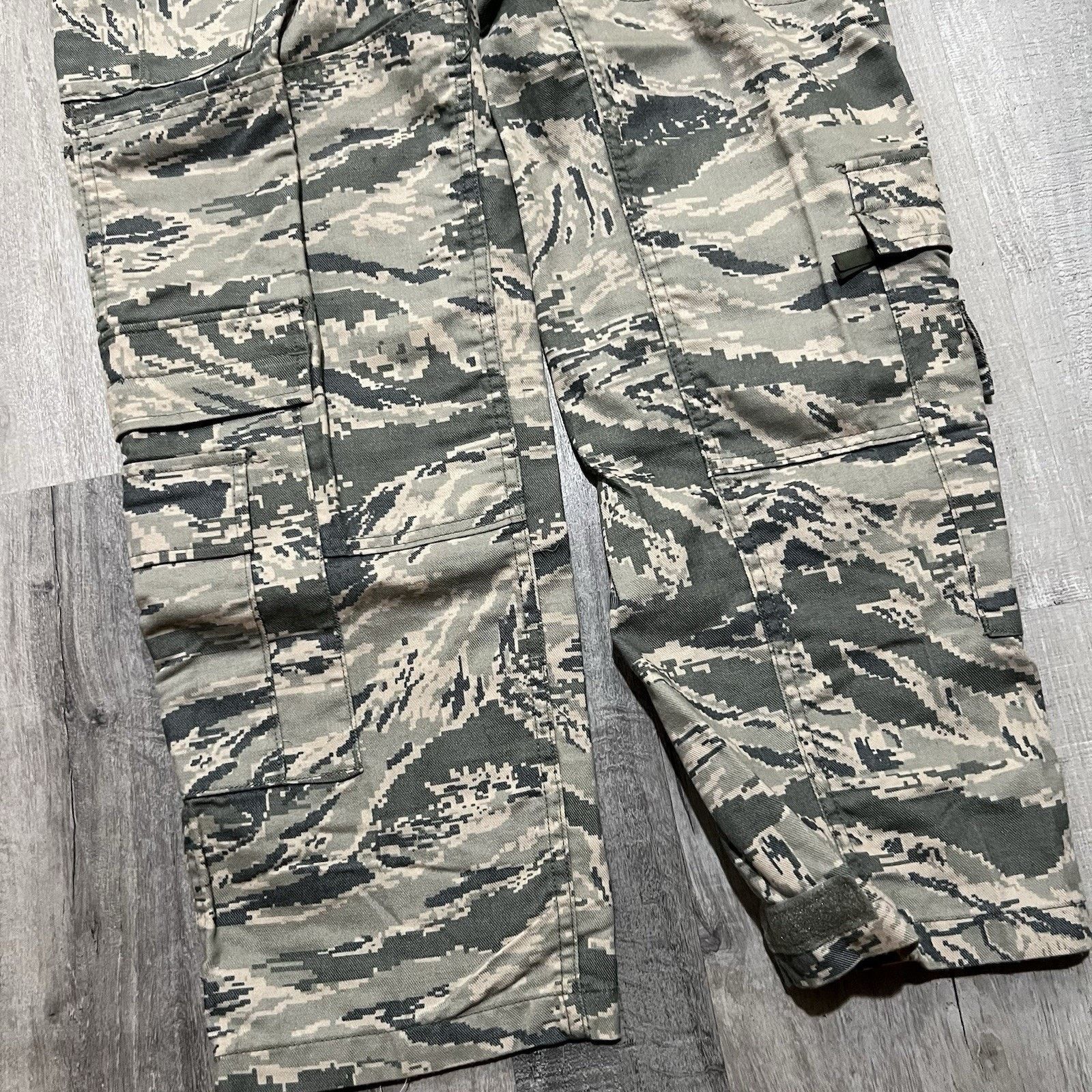 Vintage Womens Camouflage Airmans Battle Pants Y2K Cargo Camo Pants Size 32" / US 10 / IT 46 - 4 Thumbnail