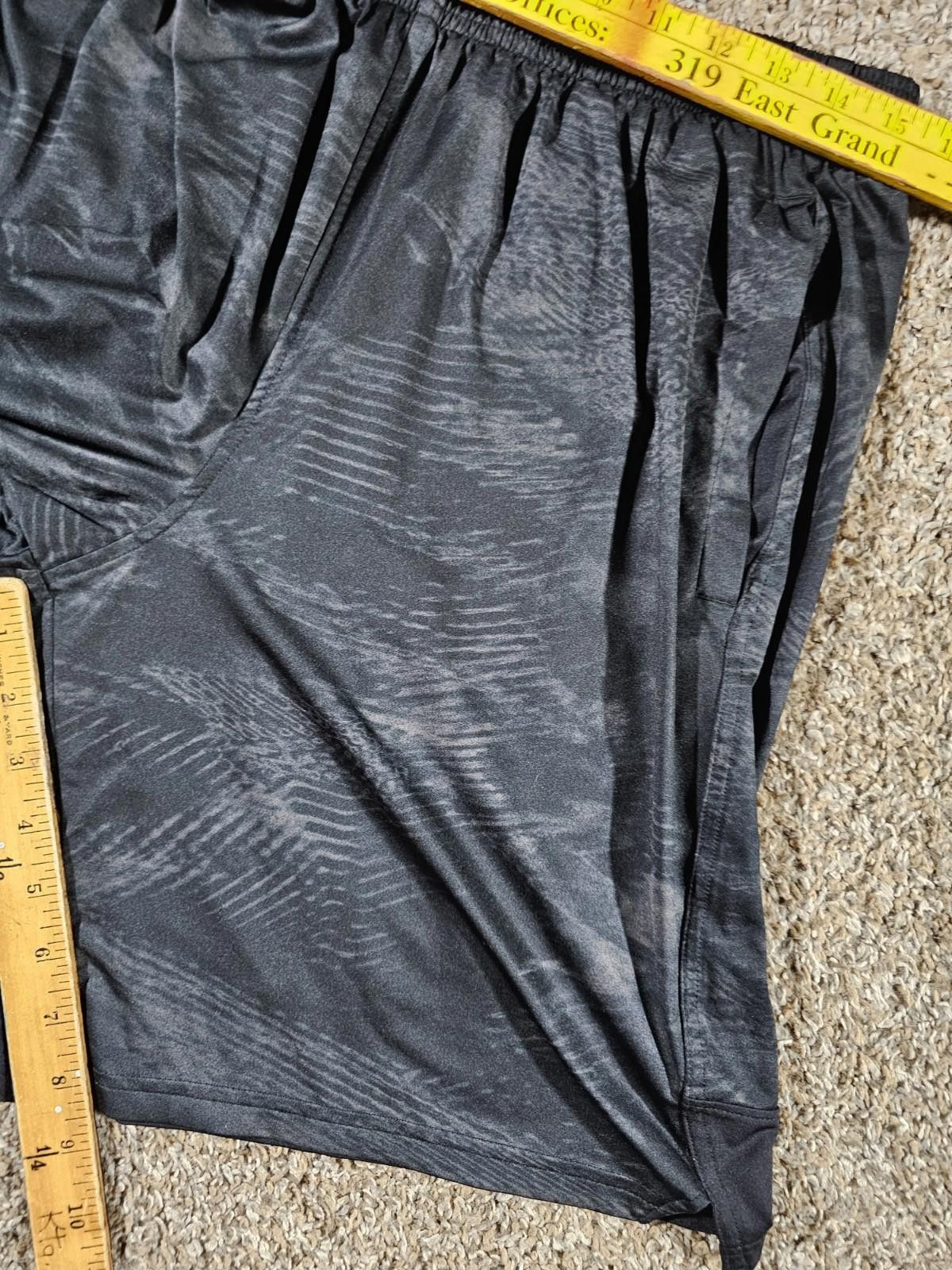 Under Armour Under Armour Loose Gray Black Shorts Size US 34 / EU 50 - 5 Thumbnail