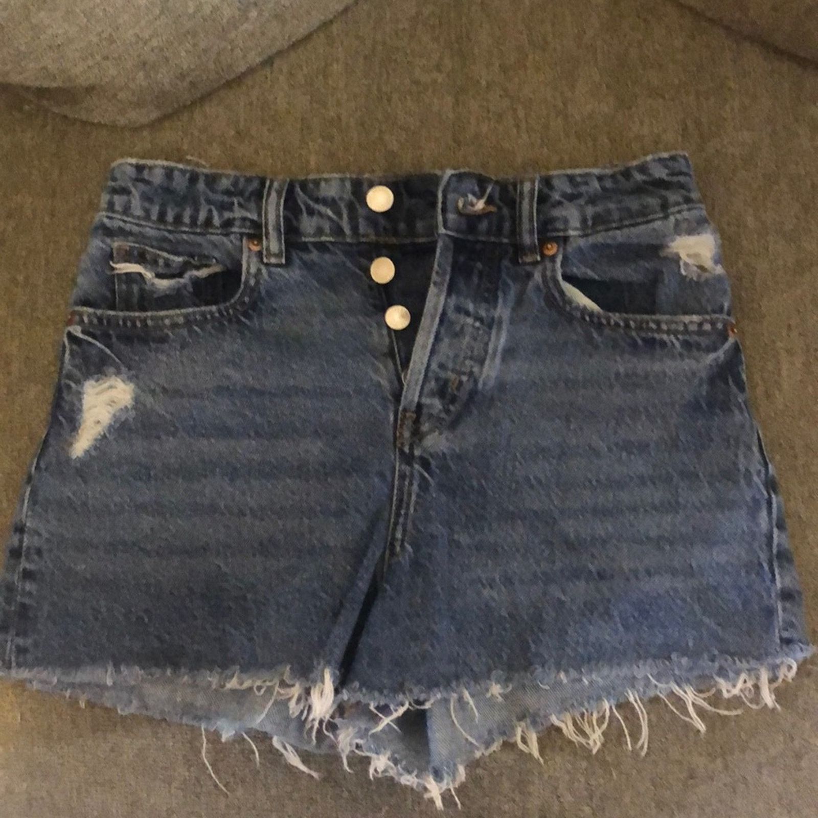 H&M H&M • 5 button Cut off Jean Shorts • Size 2 Size 26" / US 2 / IT 38 - 1 Thumbnail