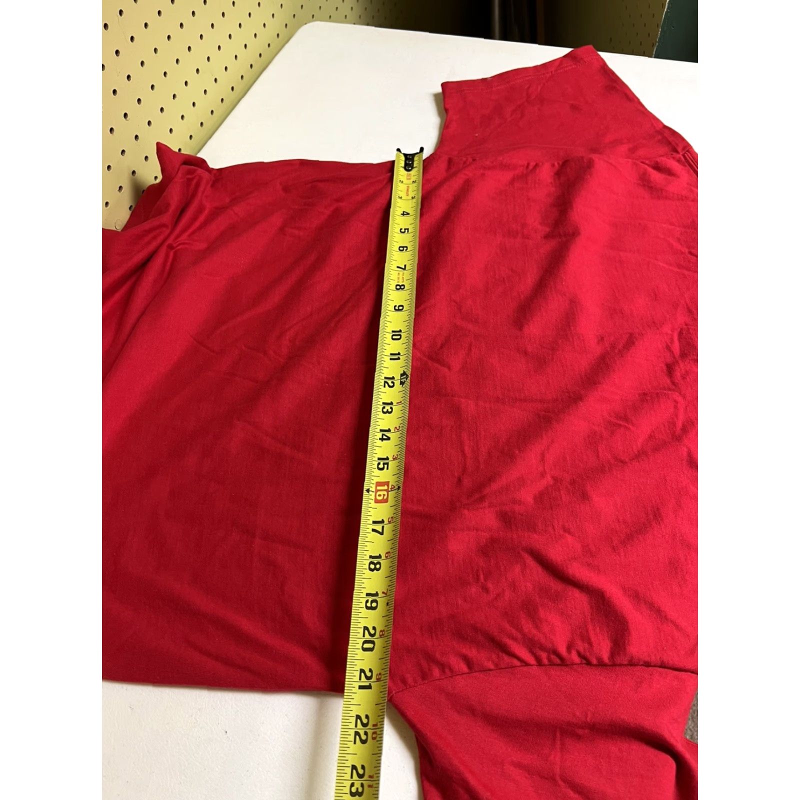 Hanes VINTAGE Hanes Red Pocket T-Shirt L Adult Red Short Sleeve Cotton Basic Tee Mens Size US L / EU 52-54 / 3 - 5 Thumbnail