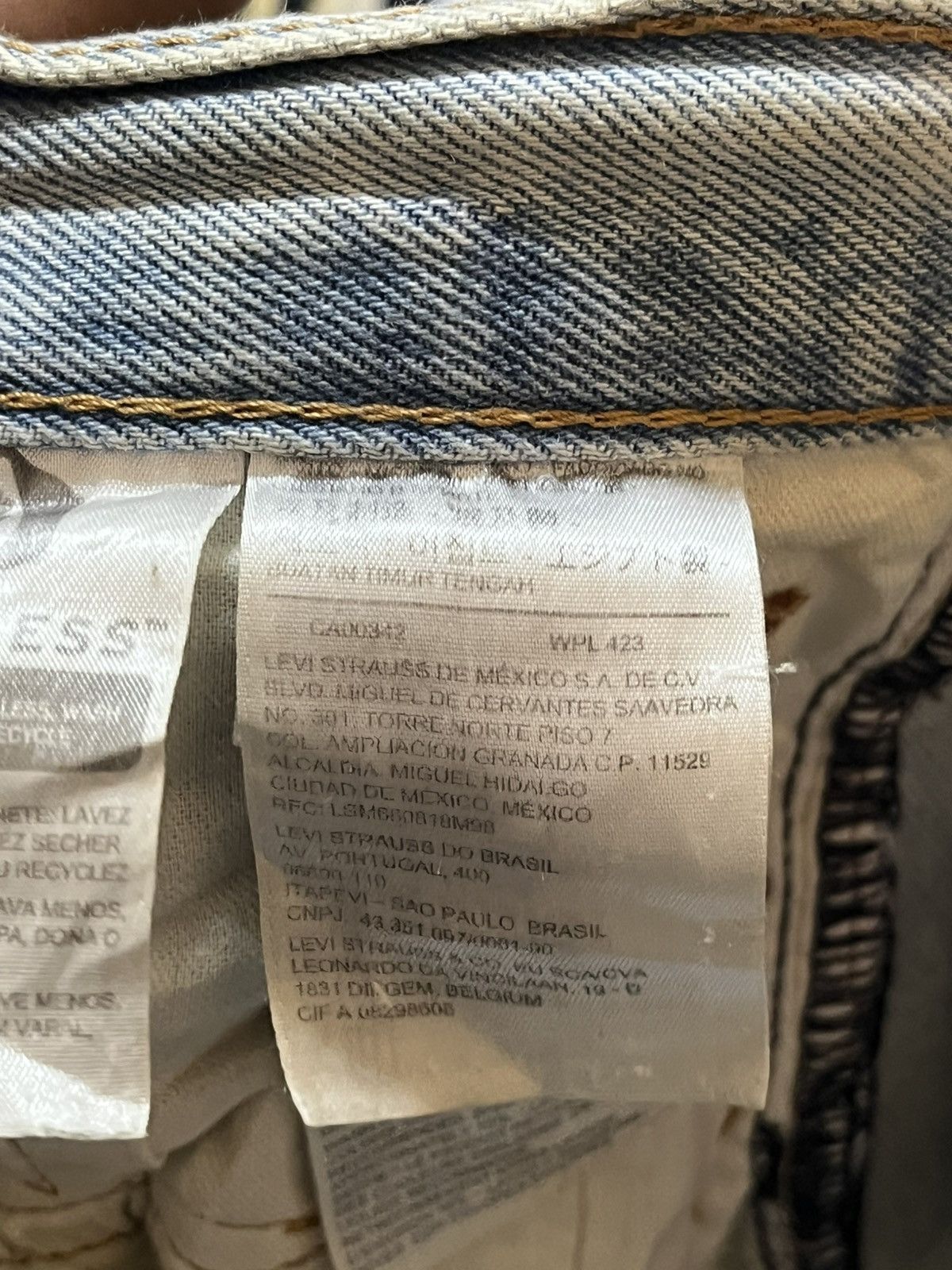 Levi's Vintage Clothing Vintage Levi’s 501 Faded Ripped Distressed Denim Size US 33 - 13 Thumbnail