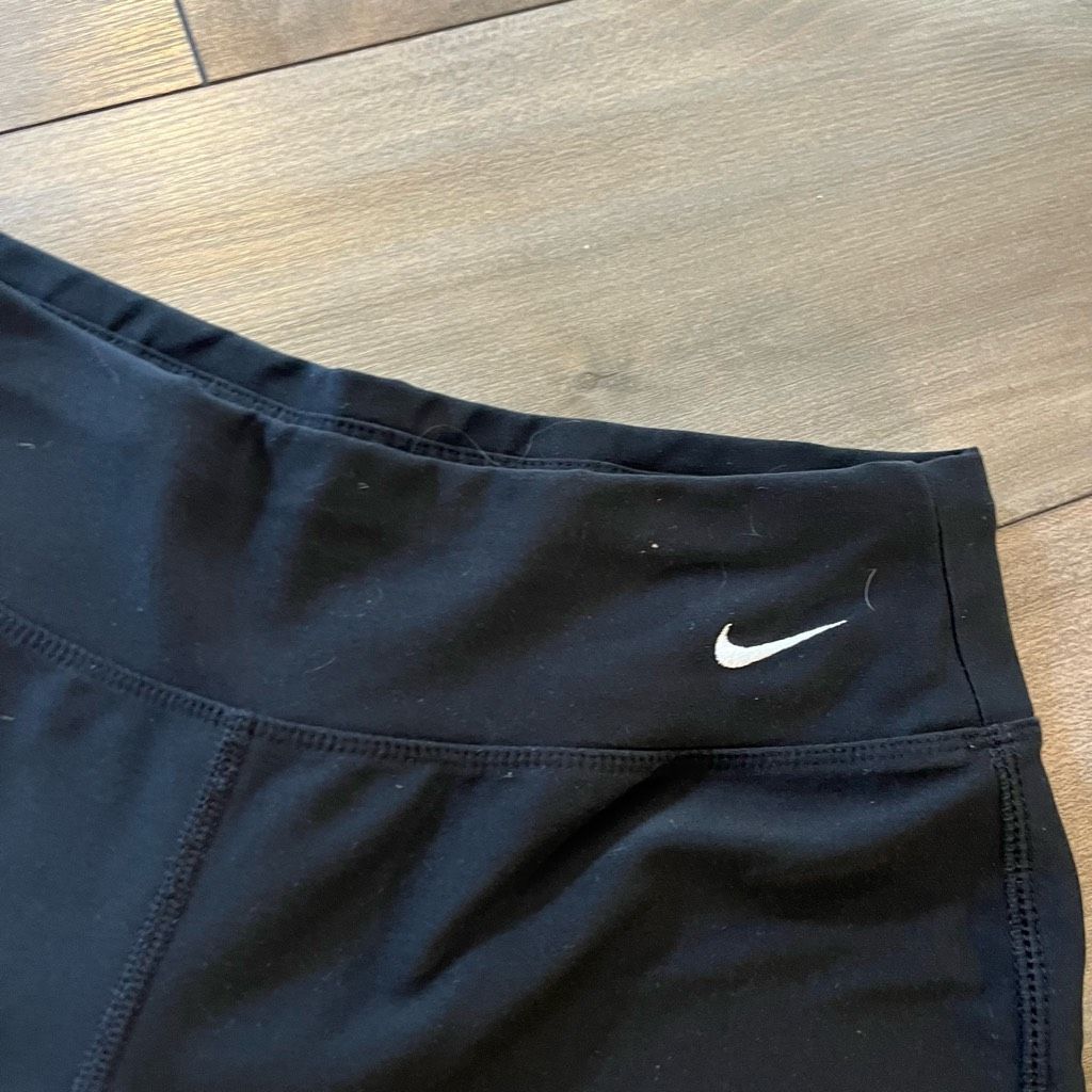 Nike Nike Black Wideleg Athletic Leggings Women Small Bin N-21 Size 26" / US 2 / IT 38 - 3 Thumbnail