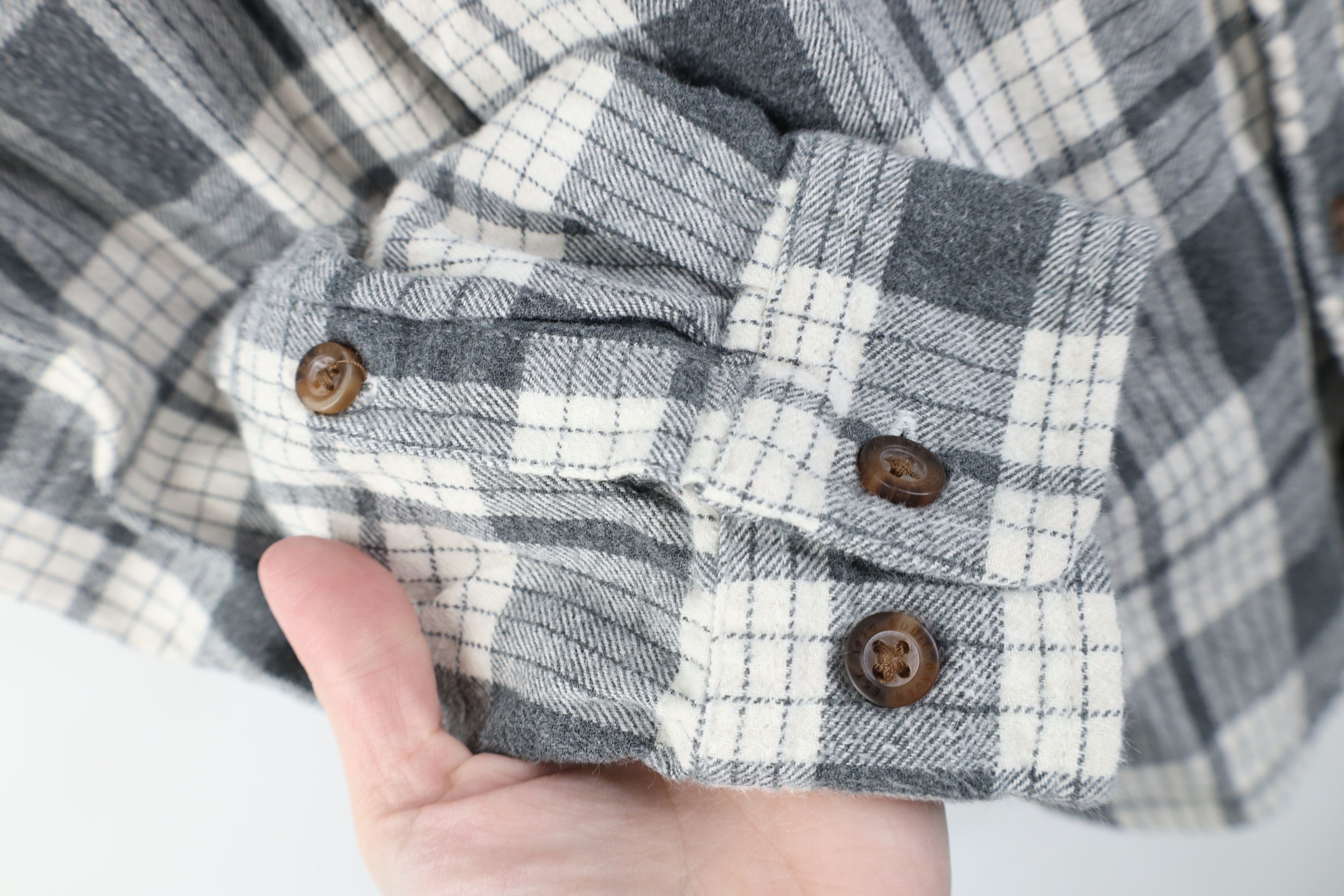 Eddie Bauer Vintage Eddie Bauer Heavyweight Collared Button Shirt Plaid Size US L / EU 52-54 / 3 - 6 Thumbnail