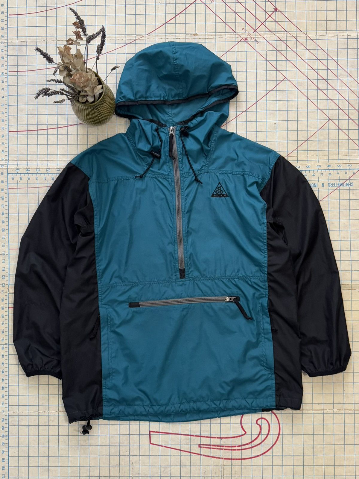 Vintage Nike ACG Half Zip Windbreaker Jacket Fits Medium
