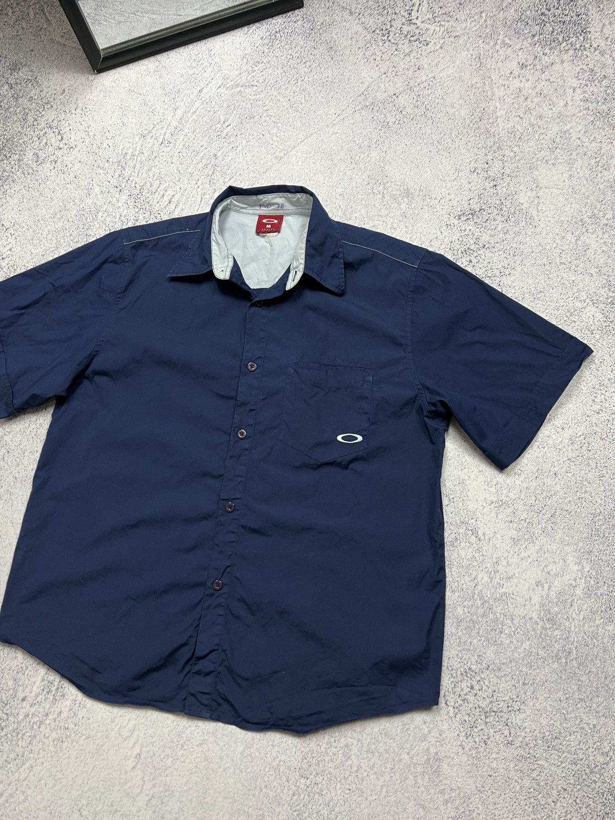 Japanese Brand ☠️90’s Rare! Vintage Oakley T Shirt Mini Logo Y2K Hype Size US M / EU 48-50 / 2 - 3 Thumbnail