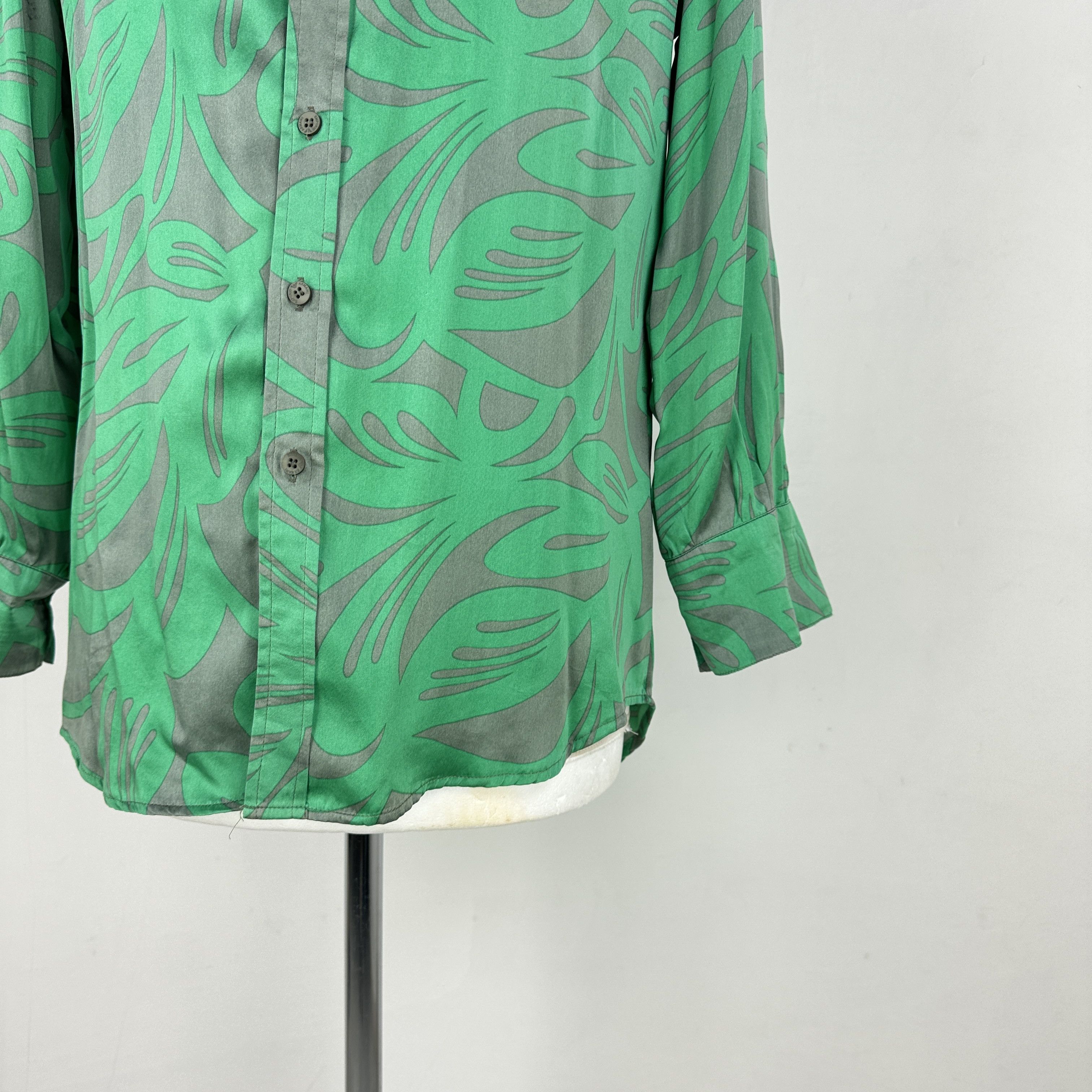 Armani Camicia Armani Seta – L Size US L / EU 52-54 / 3 - 5 Thumbnail