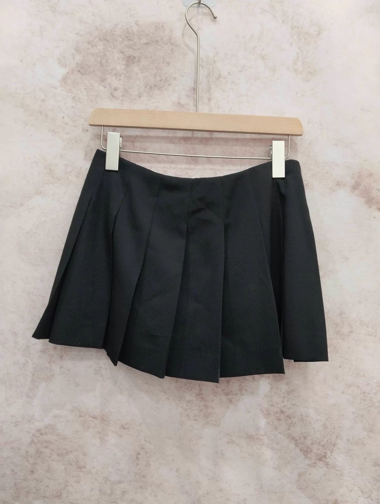 Prada PRADA Triangle Logo Pleated Mini Skirt 36 Size 25" / US 0 / IT 36 - 2 Thumbnail