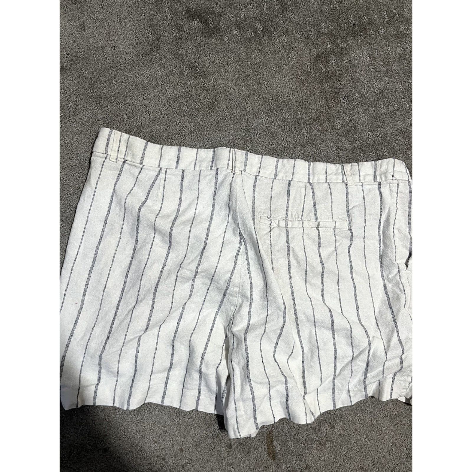 Old Navy Old Navy Women's Shorts Linen Blend White Black Stripe XL Chino 5 in Inseam Multicolor Women's Size 40" / US 18 - 2 Thumbnail