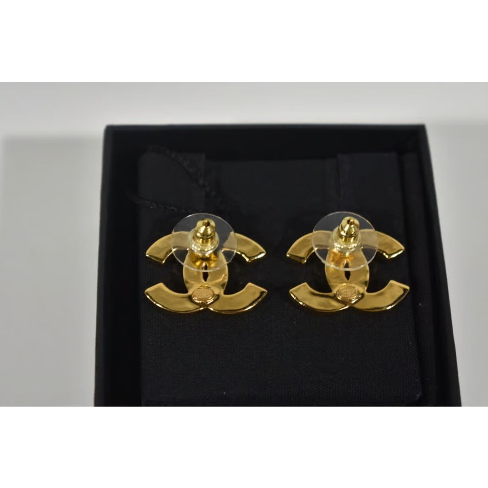 Chanel Chanel Gold Black Interlocking Drop Statement Stud Earrings Size ONE SIZE - 7 Thumbnail