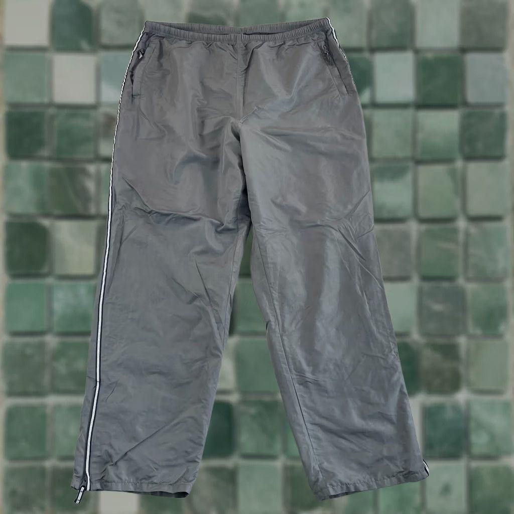 Gap Gap Track Pants Men 2XL Grey Nylon Baggy Windbreaker Raver Gorpcore Ankle Zip Size US 39 - 1 Thumbnail