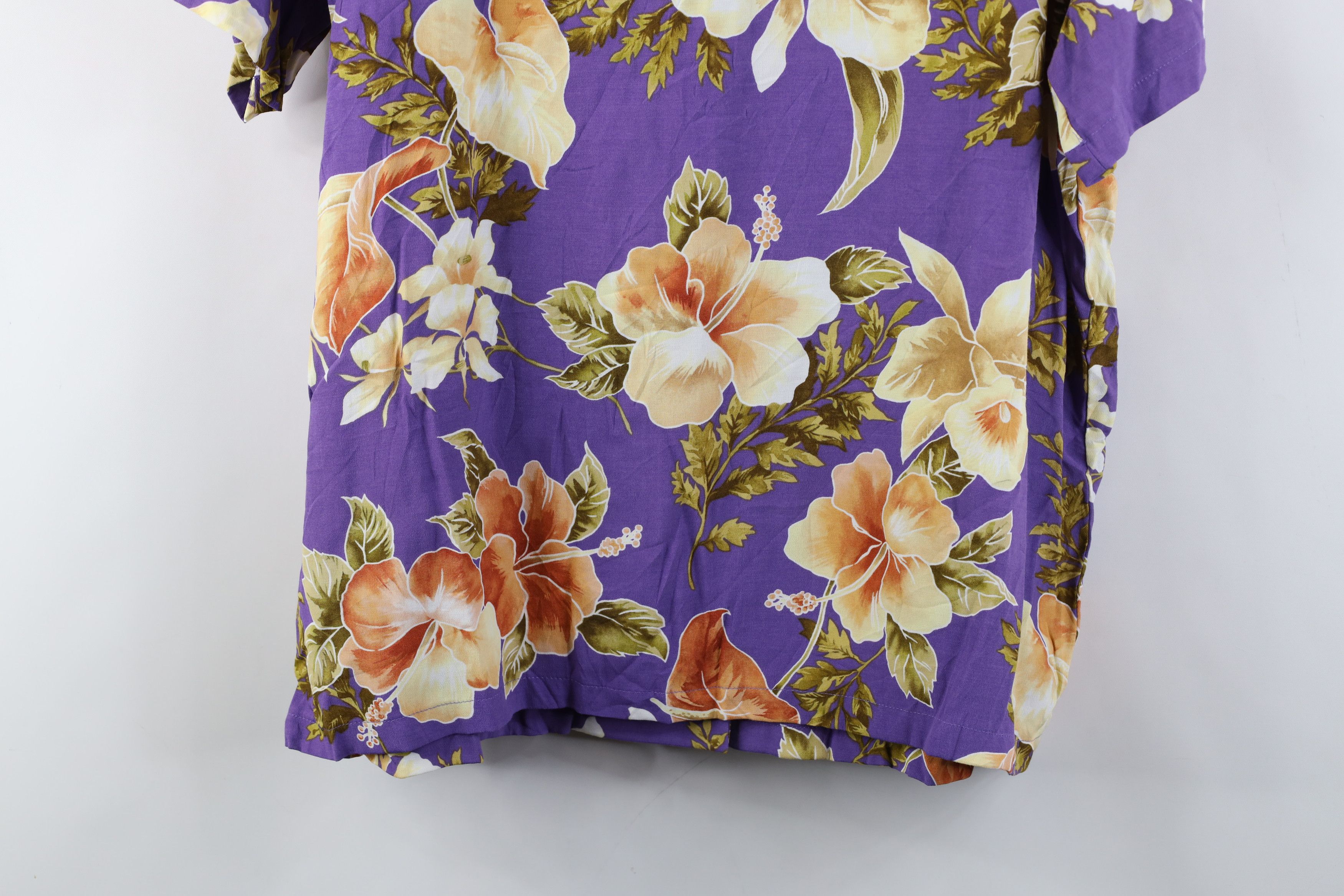 Vintage Vintage 90s Streetwear Rayon Gabardine Hawaiian Button Shirt Size M / US 6-8 / IT 42-44 - 13 Thumbnail