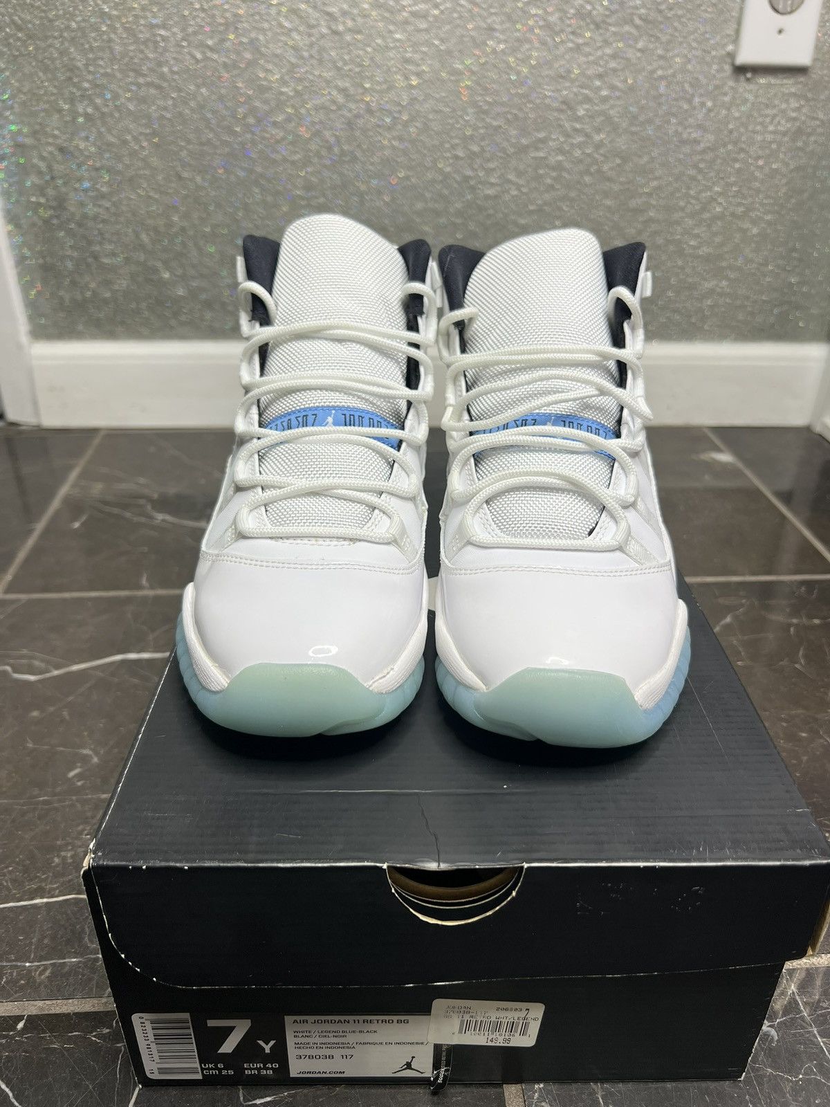 Jordan Brand Jordan Legend Blue 11s (2024) DS GS 7Y! Size US 7 / EU 40 - 1 Thumbnail