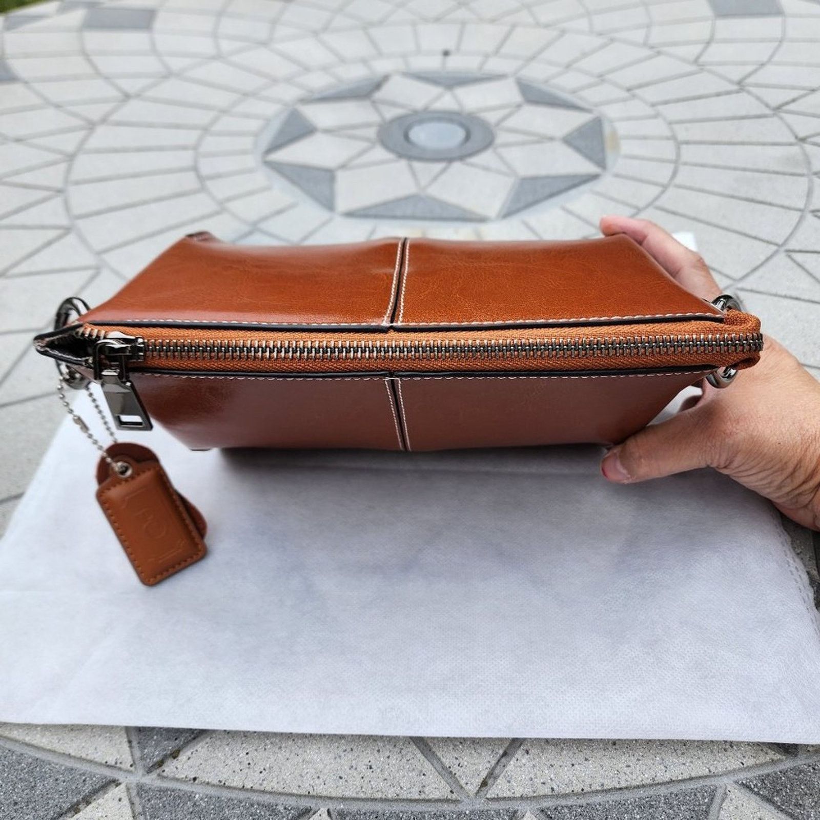 Designer MDBM Chatou Structured Minimalist Leather Crossbody Bag Size ONE SIZE - 5 Thumbnail