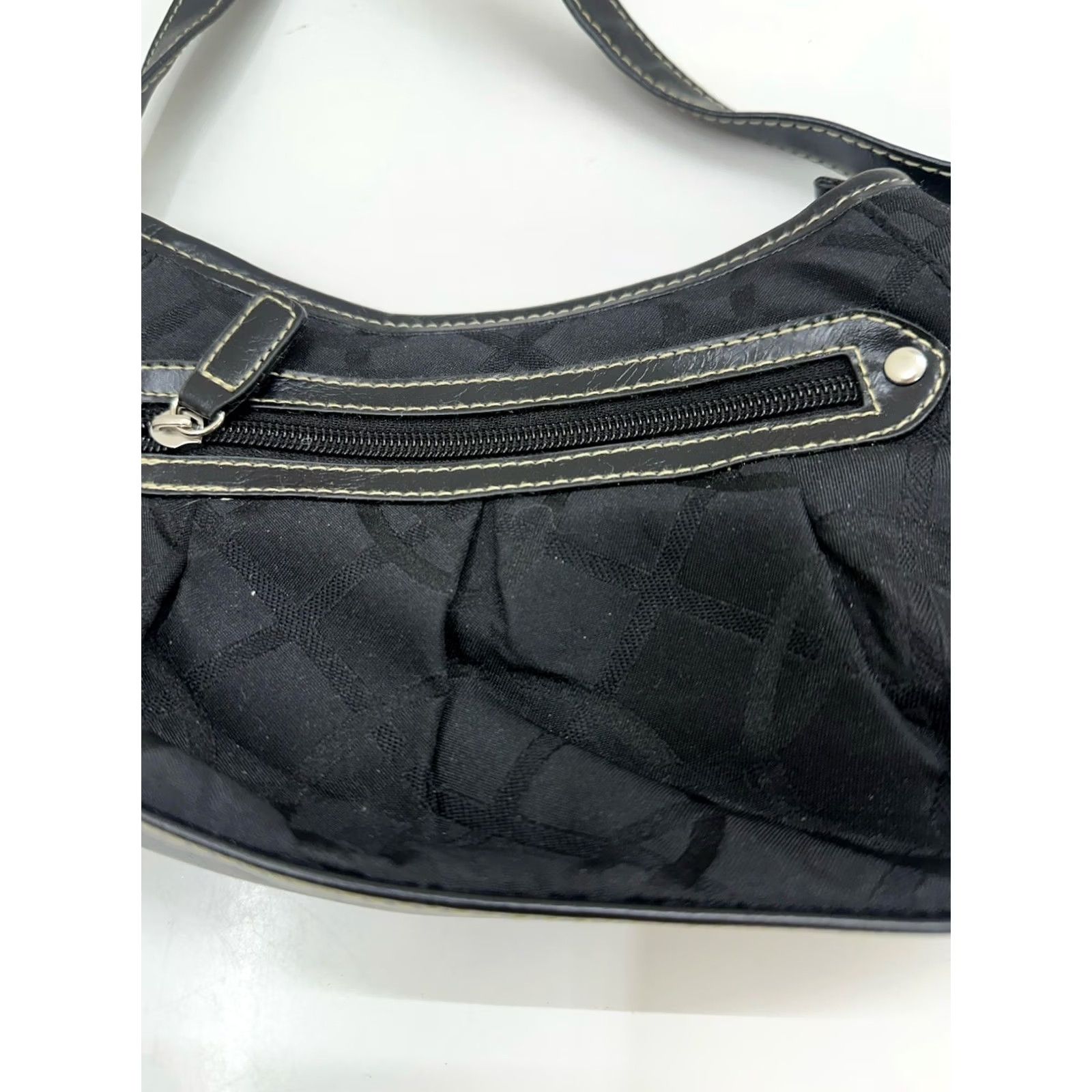 Merona Merona Womens Purse Black Shoulder Bag Zip Little Bag Bag, Shoulder, Black, Women, Medium, Casual, Travel, Workwear, Vintage No, 2010s? Size ONE SIZE - 7 Thumbnail