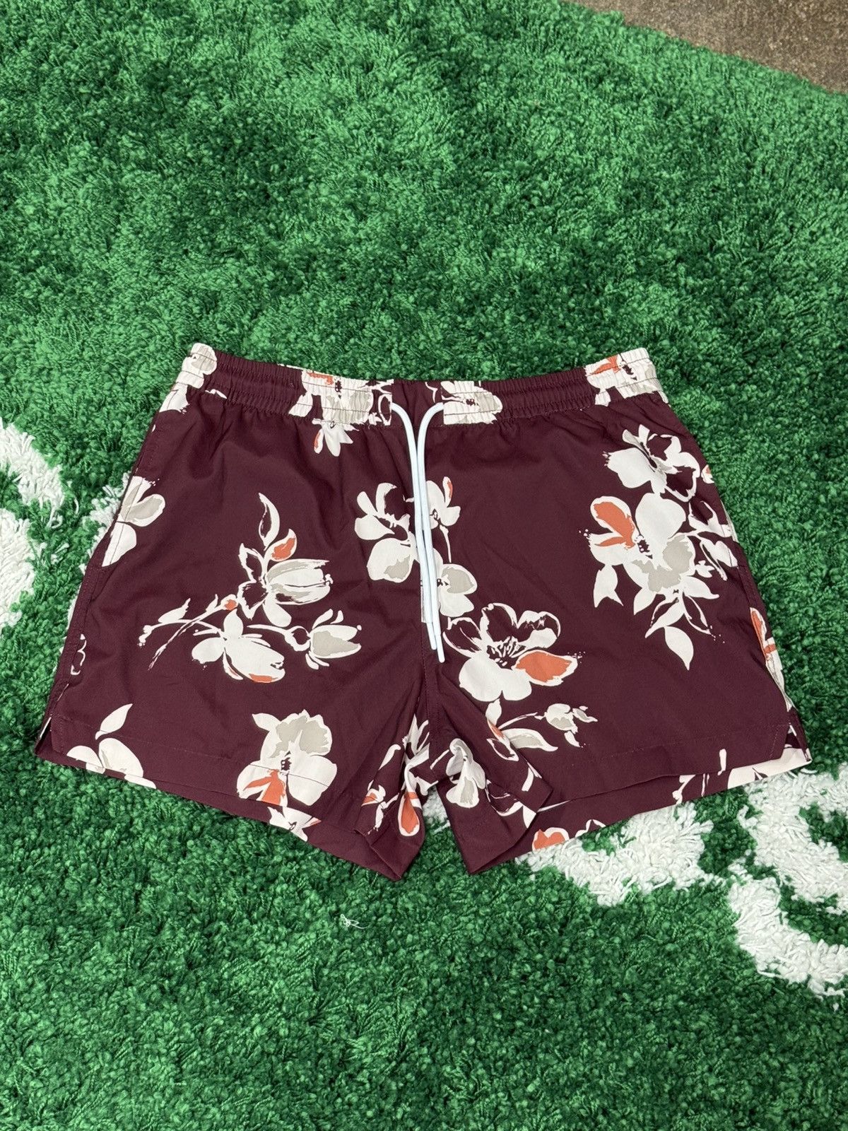 Abercrombie & Fitch Abercrombie Fitch Red Floral Flower Shorts Medium Realxed 32 Size US 32 / EU 48 - 1 Thumbnail
