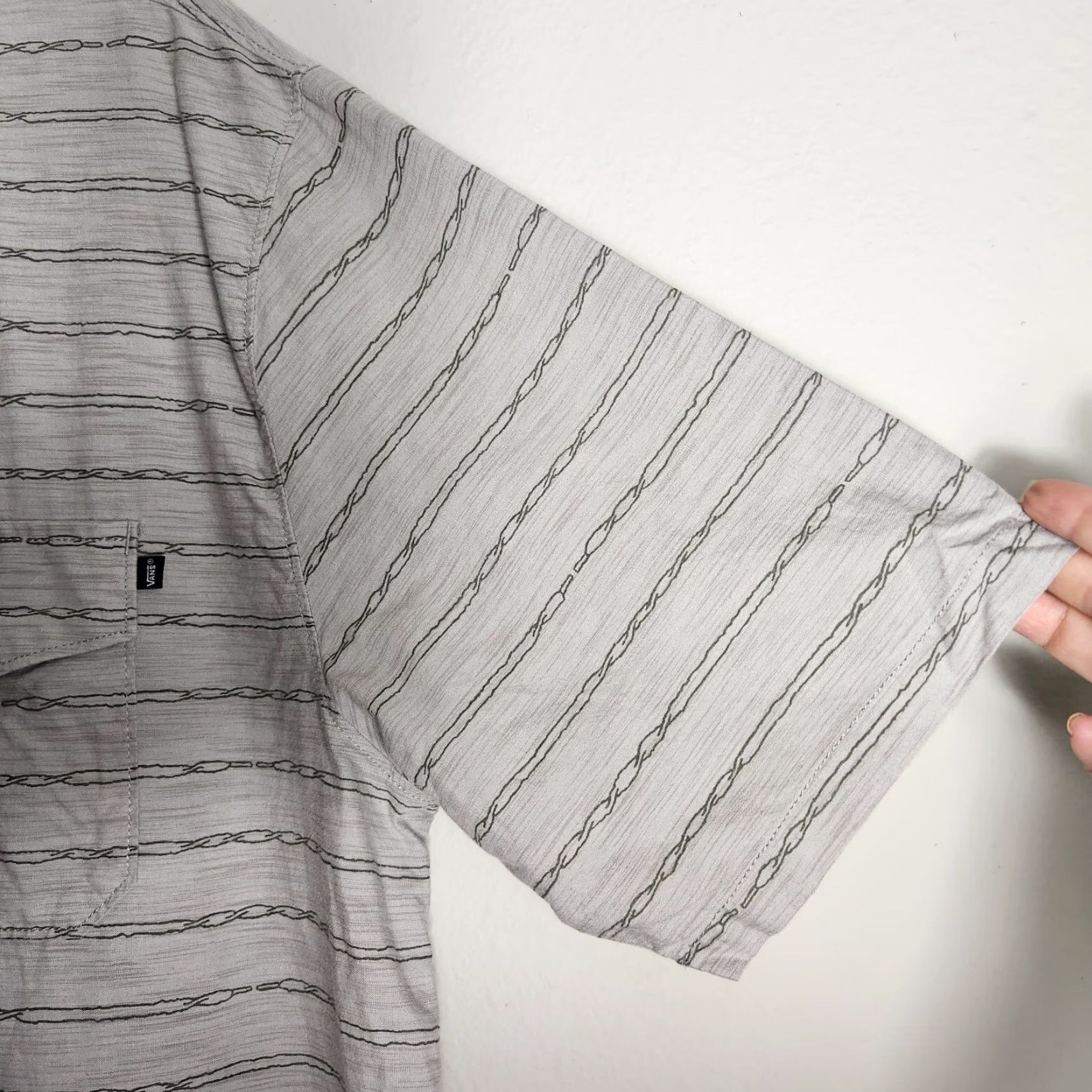 Vans Vans Mens Gray Patterned SS Casual Buttonfront Shirt-Size XXL Shirt Big & Tall Mens Gray Patterned SS Casual Buttonfront Shirt-Size XXL Size US XXL / EU 58 / 5 - 5 Thumbnail