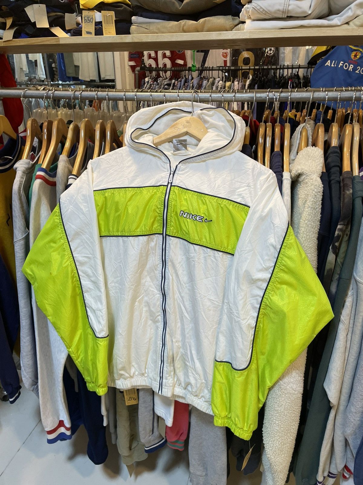 Nike Vintage Nike Spell Out Windbreaker Jacket Size US M / EU 48-50 / 2 - 1 Thumbnail