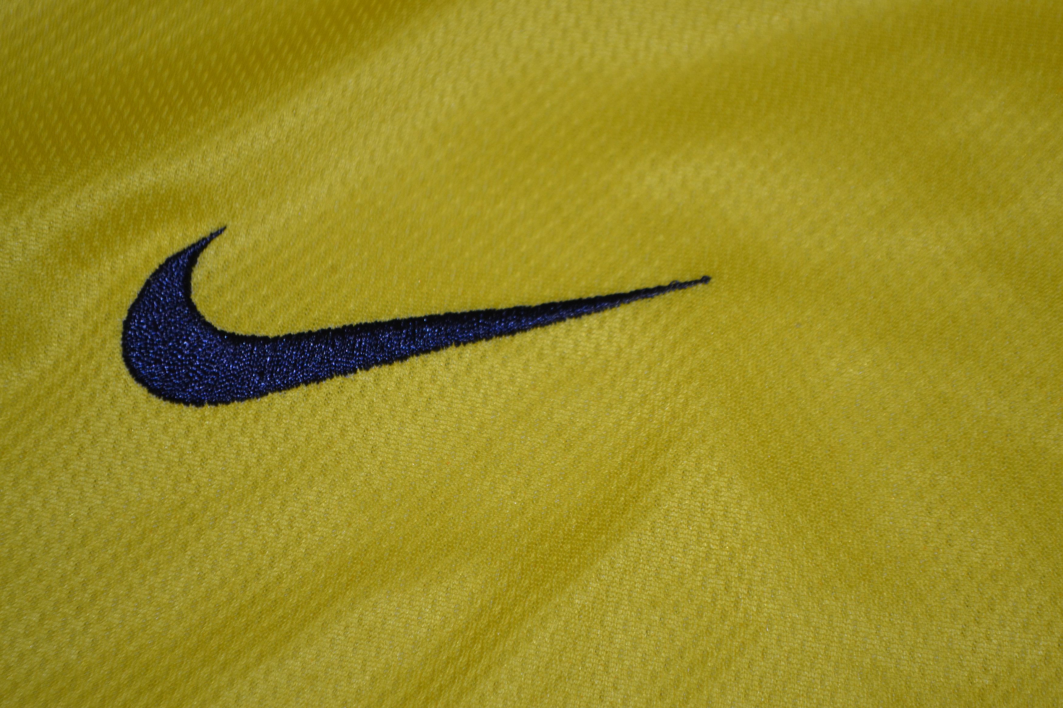 Nike Vintage Barcelona Away 2008 2010 Football Shirt Jersey Size US L / EU 52-54 / 3 - 4 Thumbnail