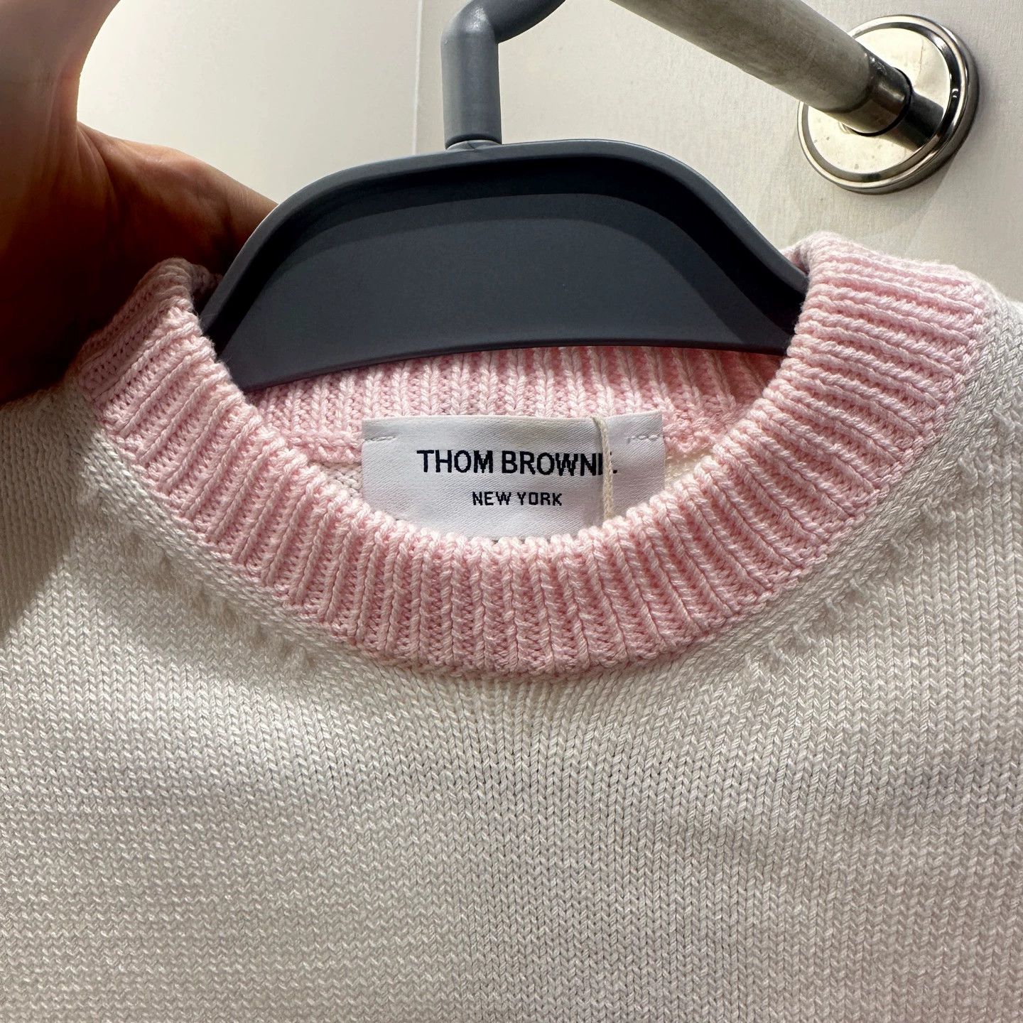 Thom Browne TB mar345 4-stripe white pink crewneck 36 Size XS / US 0-2 / IT 36-38 - 3 Thumbnail