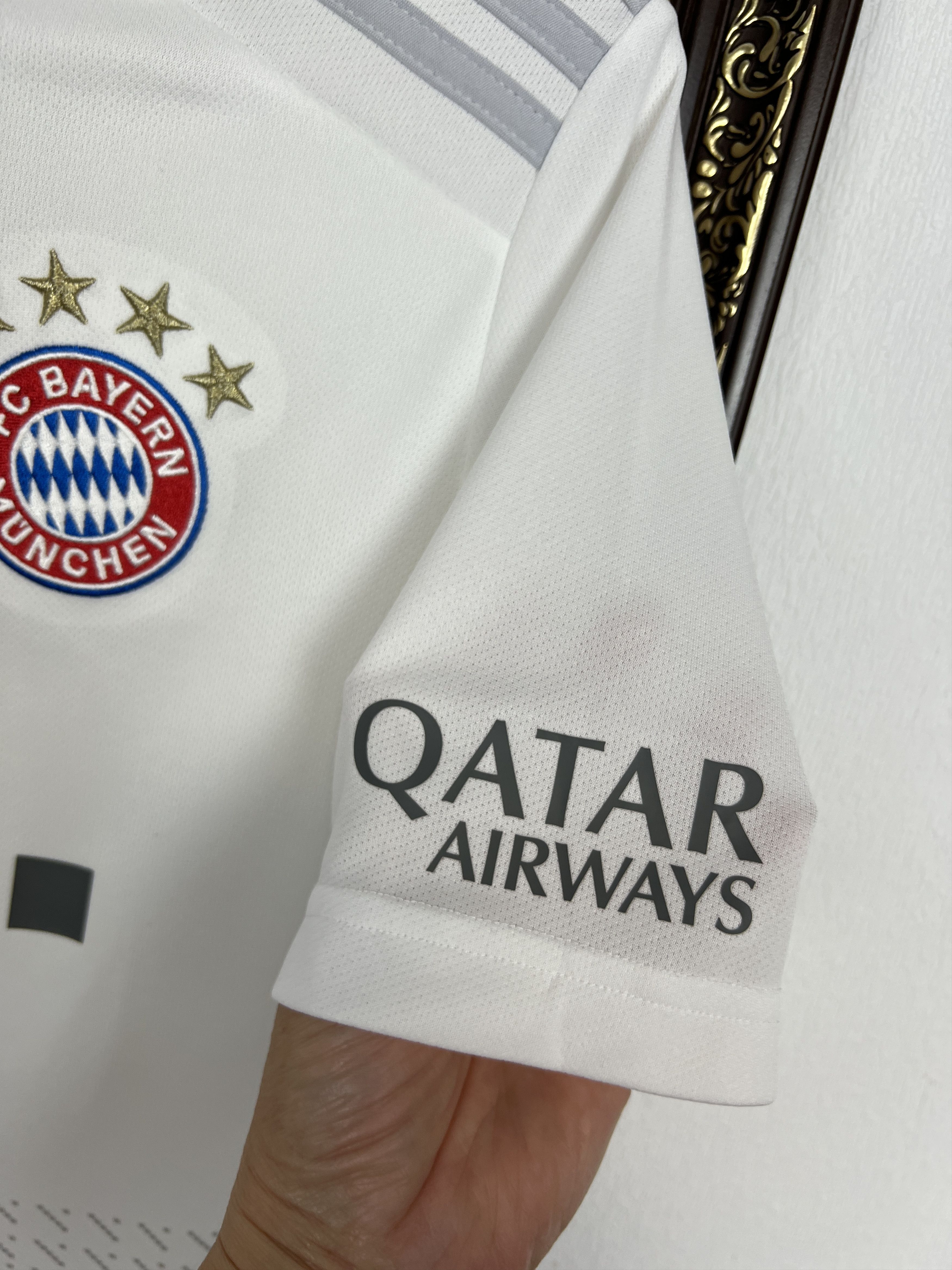 Adidas Bayern Munich football shirt 2019 #32 Kimmich Boys 14 Y Size US XS / EU 42 / 0 - 4 Thumbnail