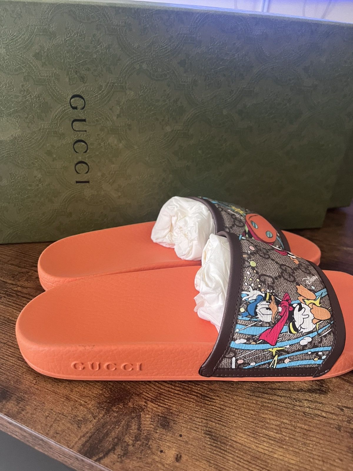 Gucci Gucci x Disney Donald Duck Leather Slides Orange Size 6 Size US 6 / IT 36 - 1 Thumbnail