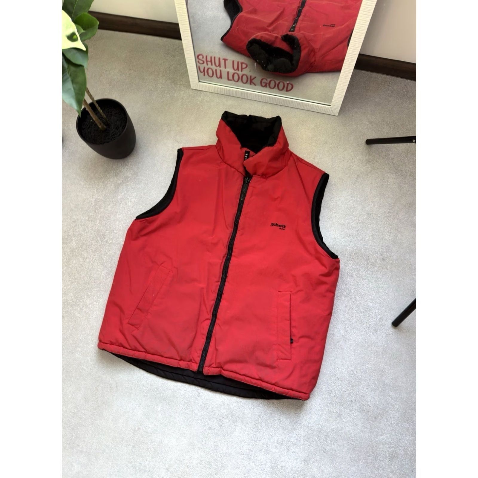 Schott VINTAGE Schott NYC Reversible Nylon Vest Gilet Black-Red Men’s Size S Vest Mens USA 90s Streetwear Y2k Pocket Zipper Quilted Logo Black Size US S / EU 44-46 / 1 - 3 Thumbnail