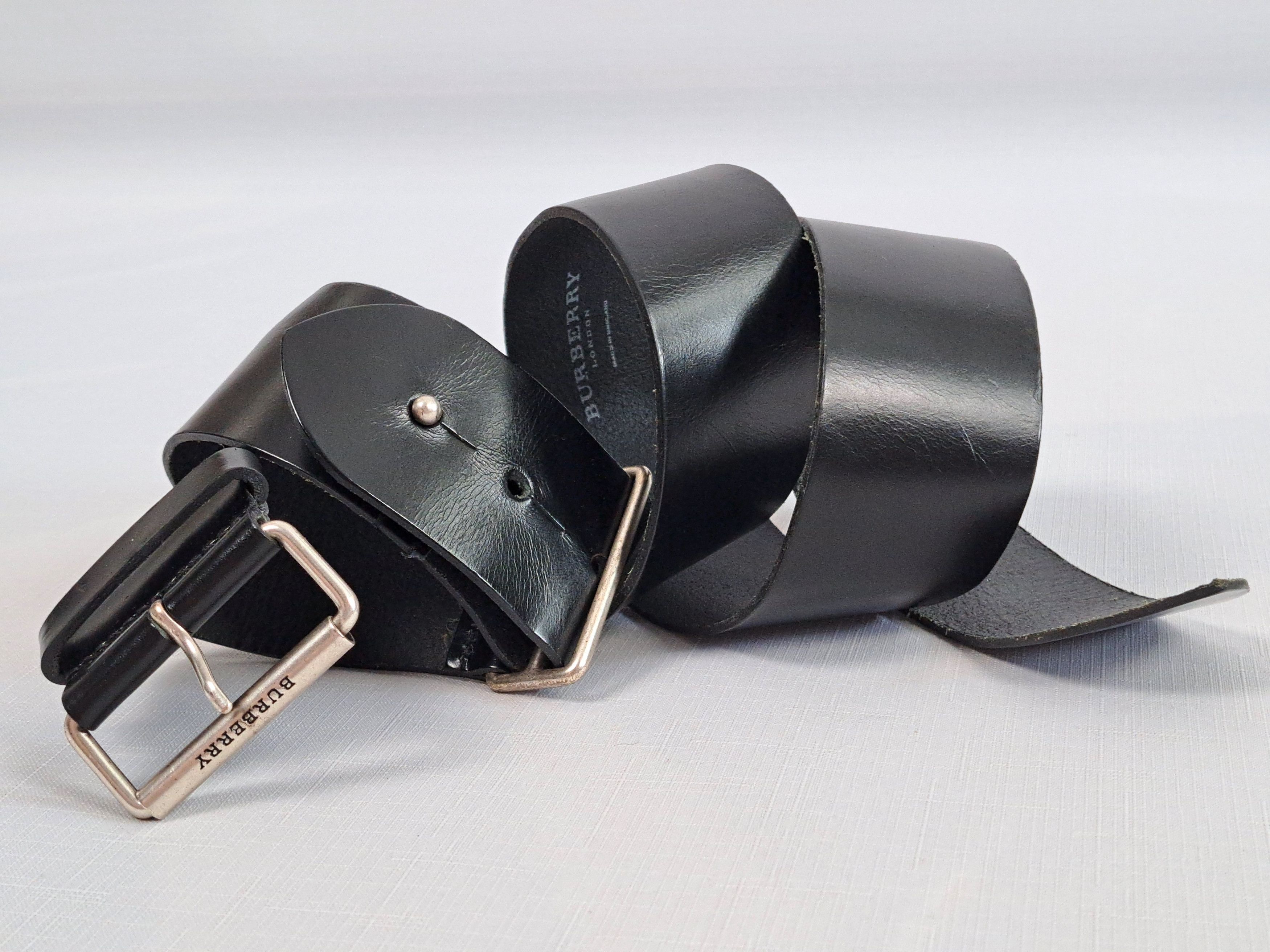 Burberry Burberry London leather belt. Made in England Size ONE SIZE - 3 Thumbnail