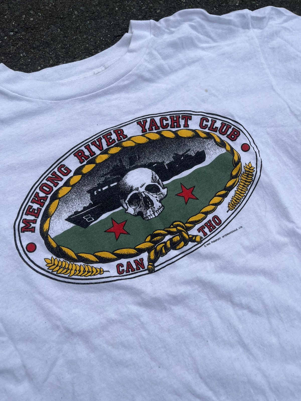 Vintage Vintage 1985 Yacht Club T-Shirt Size US M / EU 48-50 / 2 - 2 Thumbnail