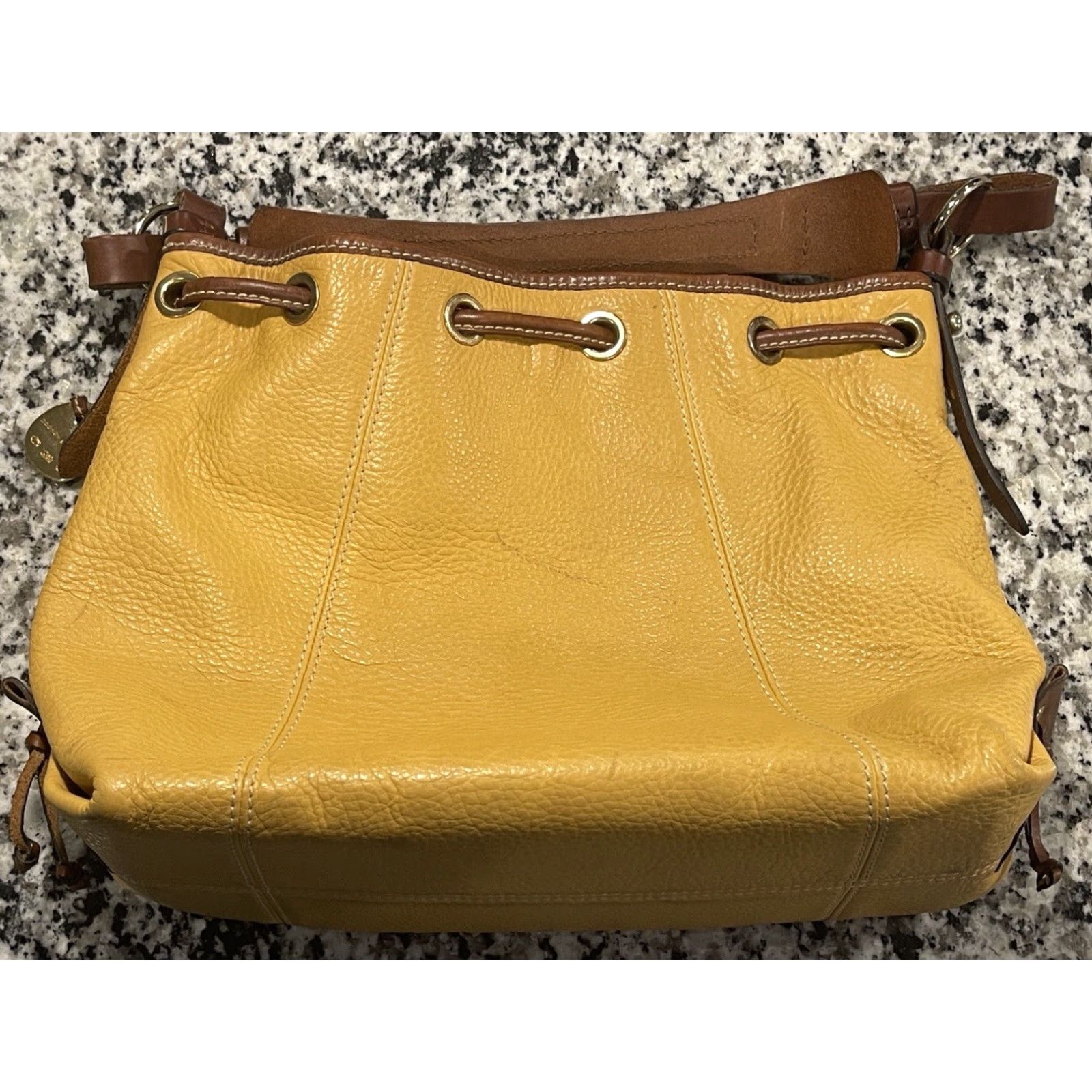 Dooney & Bourke Dooney & Bourke All Weather Leather Drawstring Bag Chamois Mustard Women Bucket & Drawstring Bag Leather 3.0 Pre-owned Size ONE SIZE - 6 Thumbnail