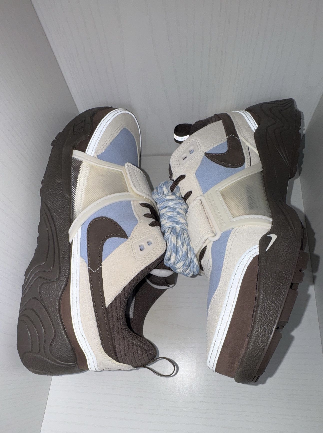 Nike × Travis Scott Travis Scott x Nike Zoom Field Jaxx 'Leche Blue' Size US 9.5 / EU 42-43 - 3 Thumbnail
