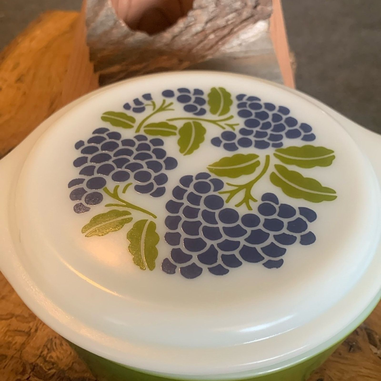 Pyrex Vision Rare never used Pyrex grapes berries covered 1 Qt. casserole Size ONE SIZE - 1 Thumbnail