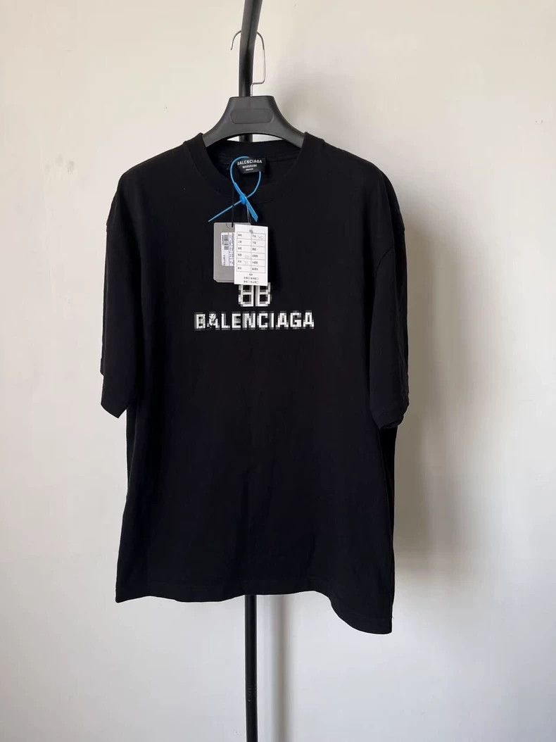 Balenciaga Balenciaga Mosaic Blur Logo BB Letters Loose Short Sleeve Size XS / US 0-2 / IT 36-38 - 1 Thumbnail