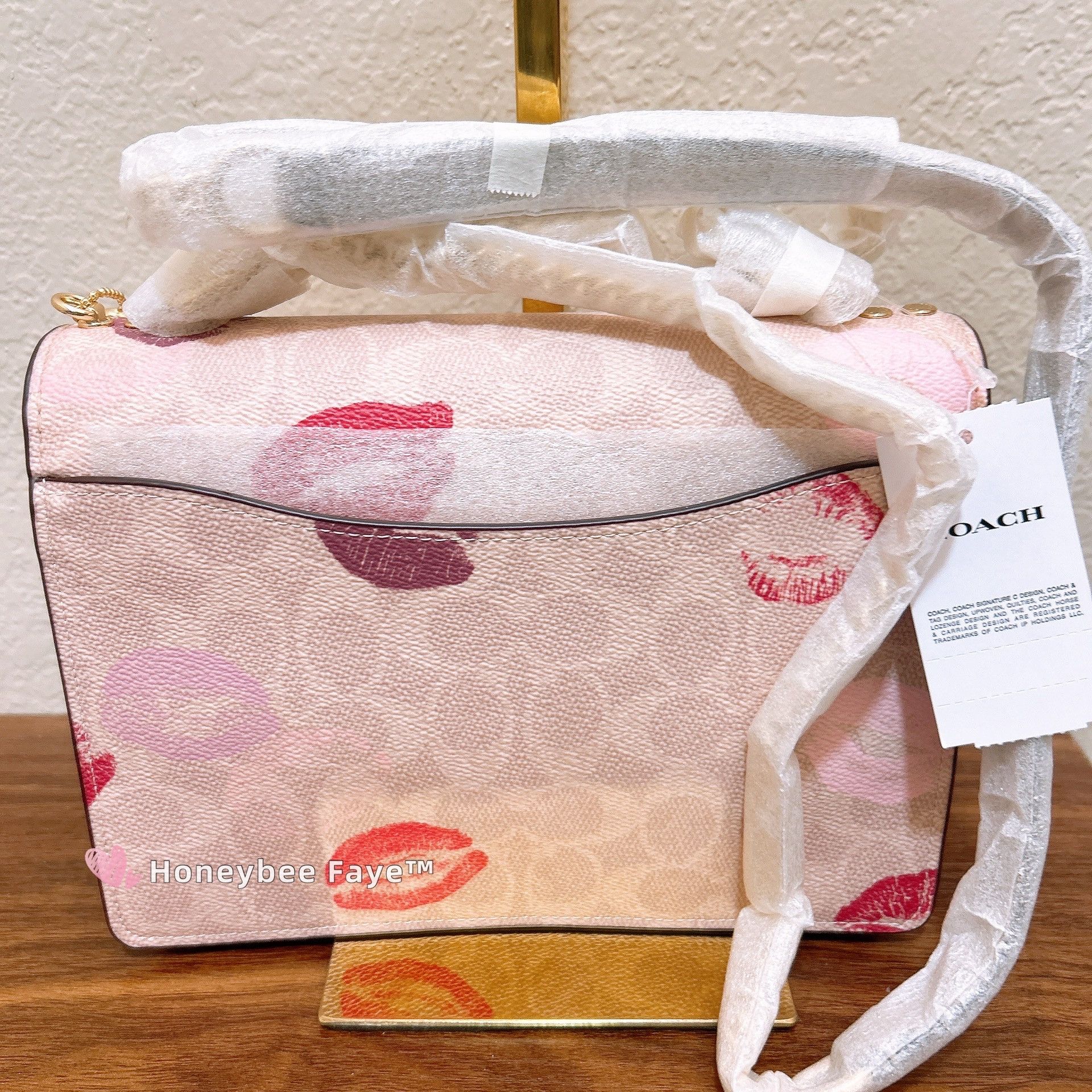 Coach Klare Crossbody Bag Signature Canvas With Lips Print CZ947 Size ONE SIZE - 5 Thumbnail