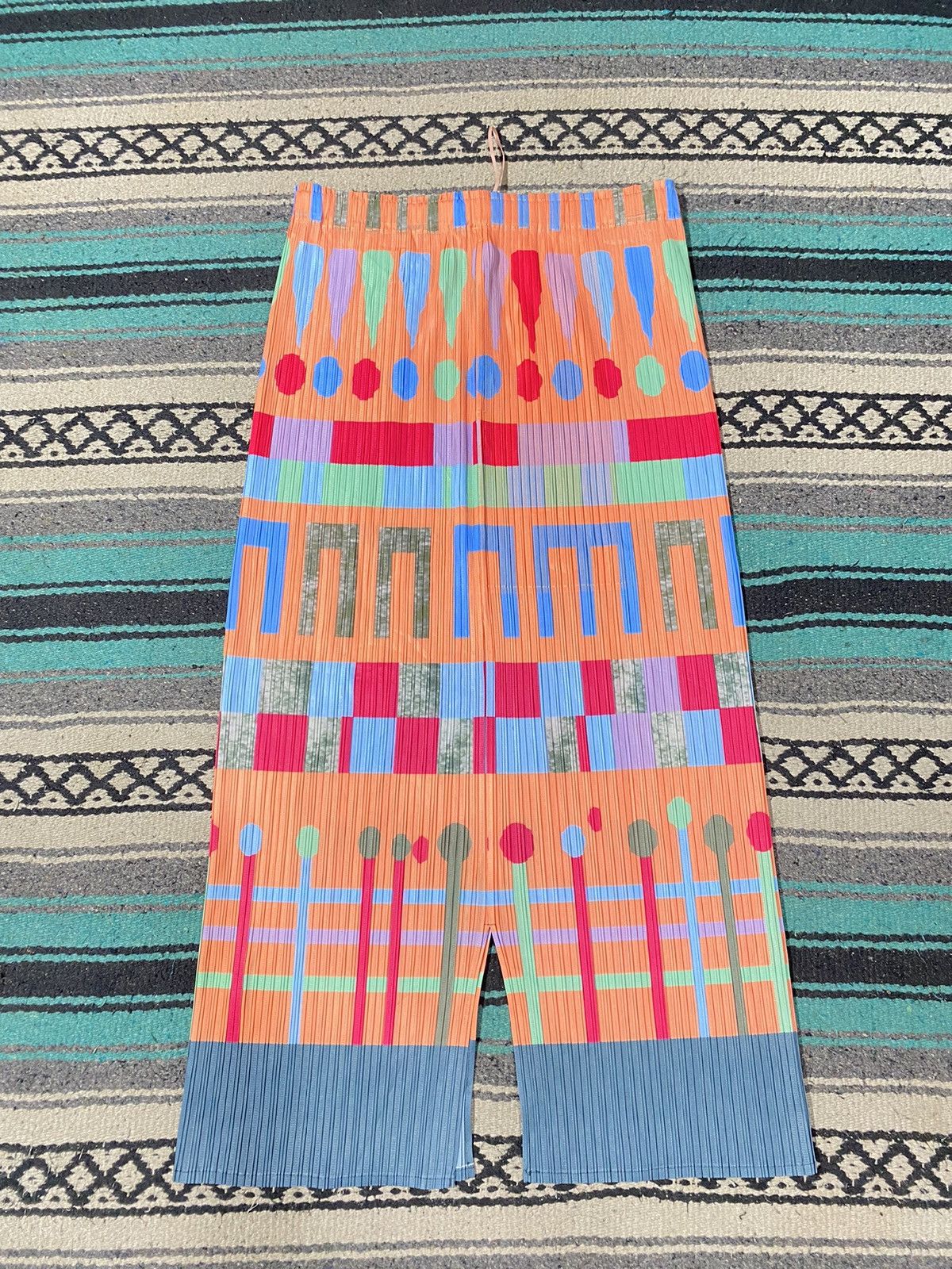Pleats Please Issey Miyake Pleats Please Issey Miyake Queen Plissa Midi Skirt Size 30" / US 8 / IT 44 - 1 Thumbnail