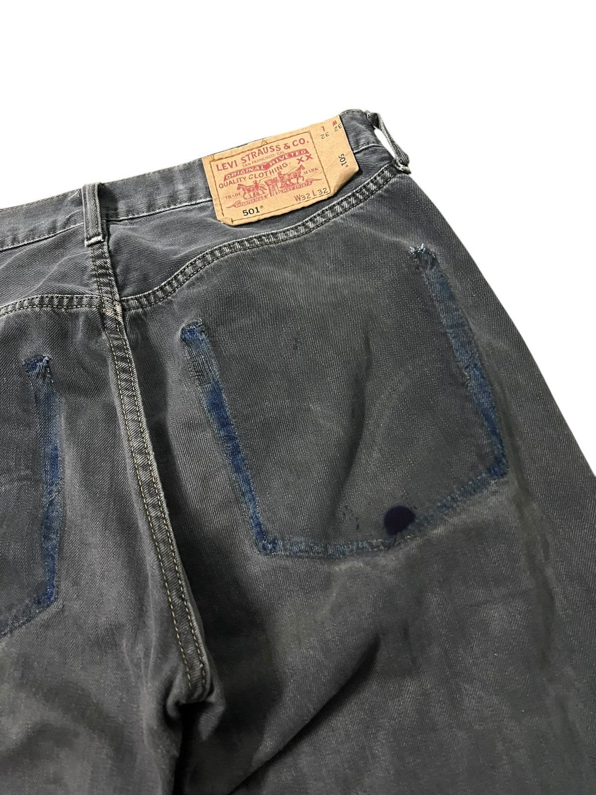 Levi's Vtg Levis 501 black Distressed Faded Jean Size US 31 - 13 Thumbnail