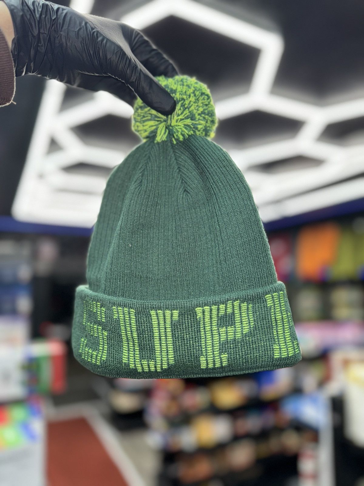 Supreme Supreme Grid Logo Beanie Size ONE SIZE - 1 Thumbnail