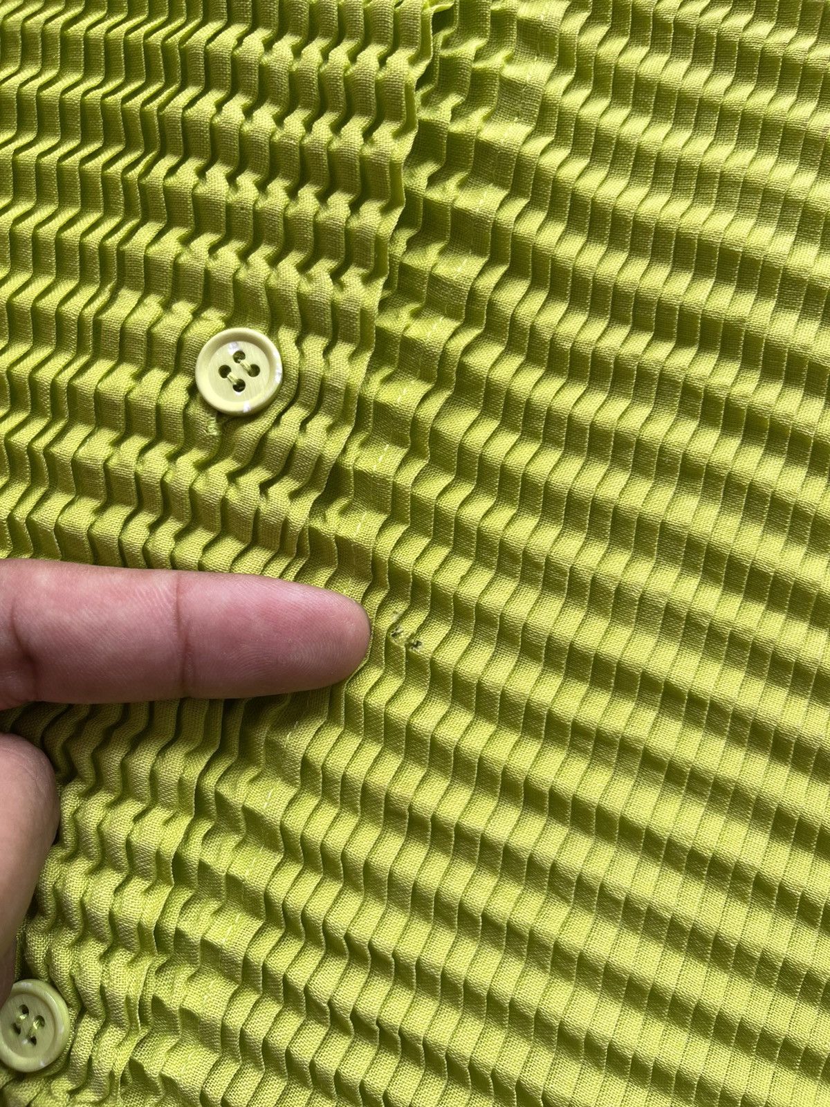 Issey Miyake × Pleats Please Issey Miyake 2000s Issey Miyake Pleats please Button up Size US L / EU 52-54 / 3 - 9 Thumbnail