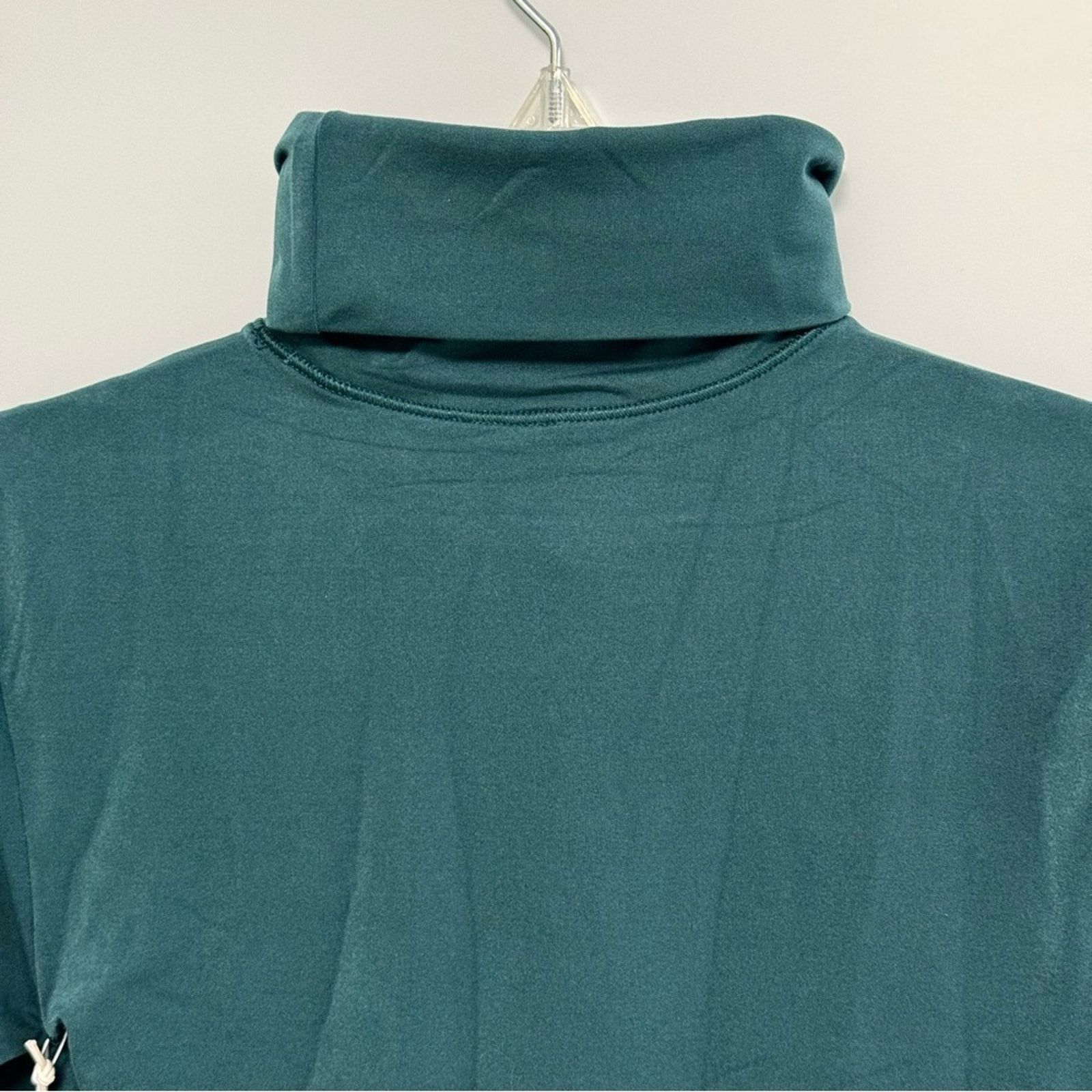 Lululemon NWT! Nulu Turtleneck bodysuit Lululemon in teal, Size XS Size XS / US 0-2 / IT 36-38 - 11 Thumbnail