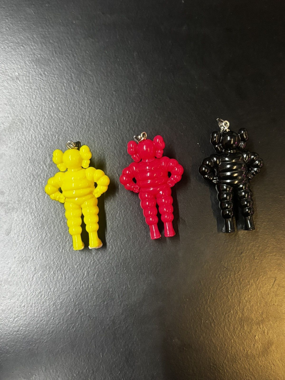 Kaws Kaws Chum Figure Charm Set Official Tokyo Museum Item Size ONE SIZE - 2 Thumbnail