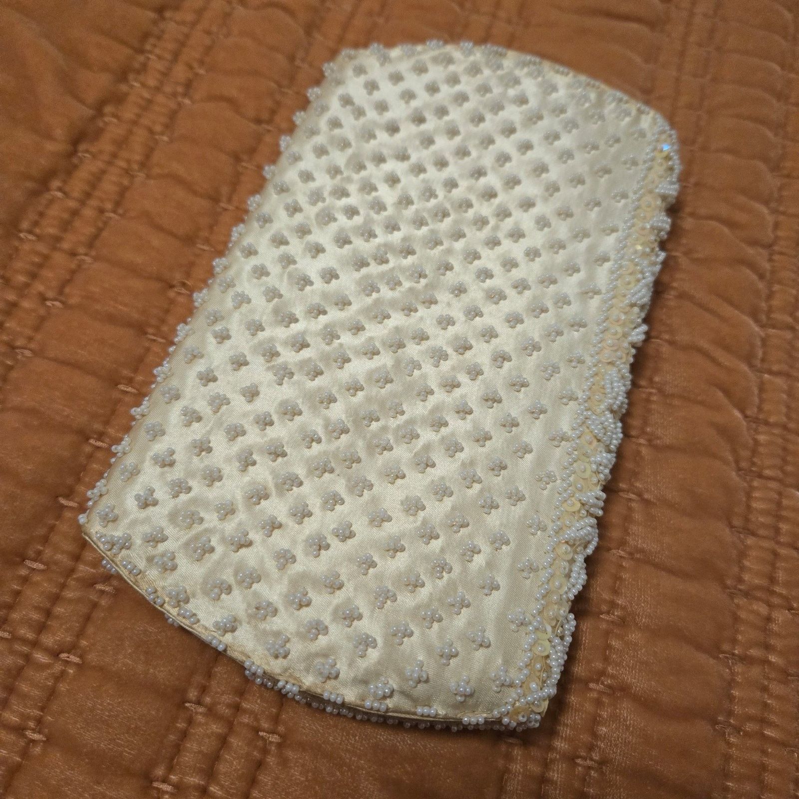 Nique Vintage White Beaded and Silk Clutch Size ONE SIZE - 4 Thumbnail