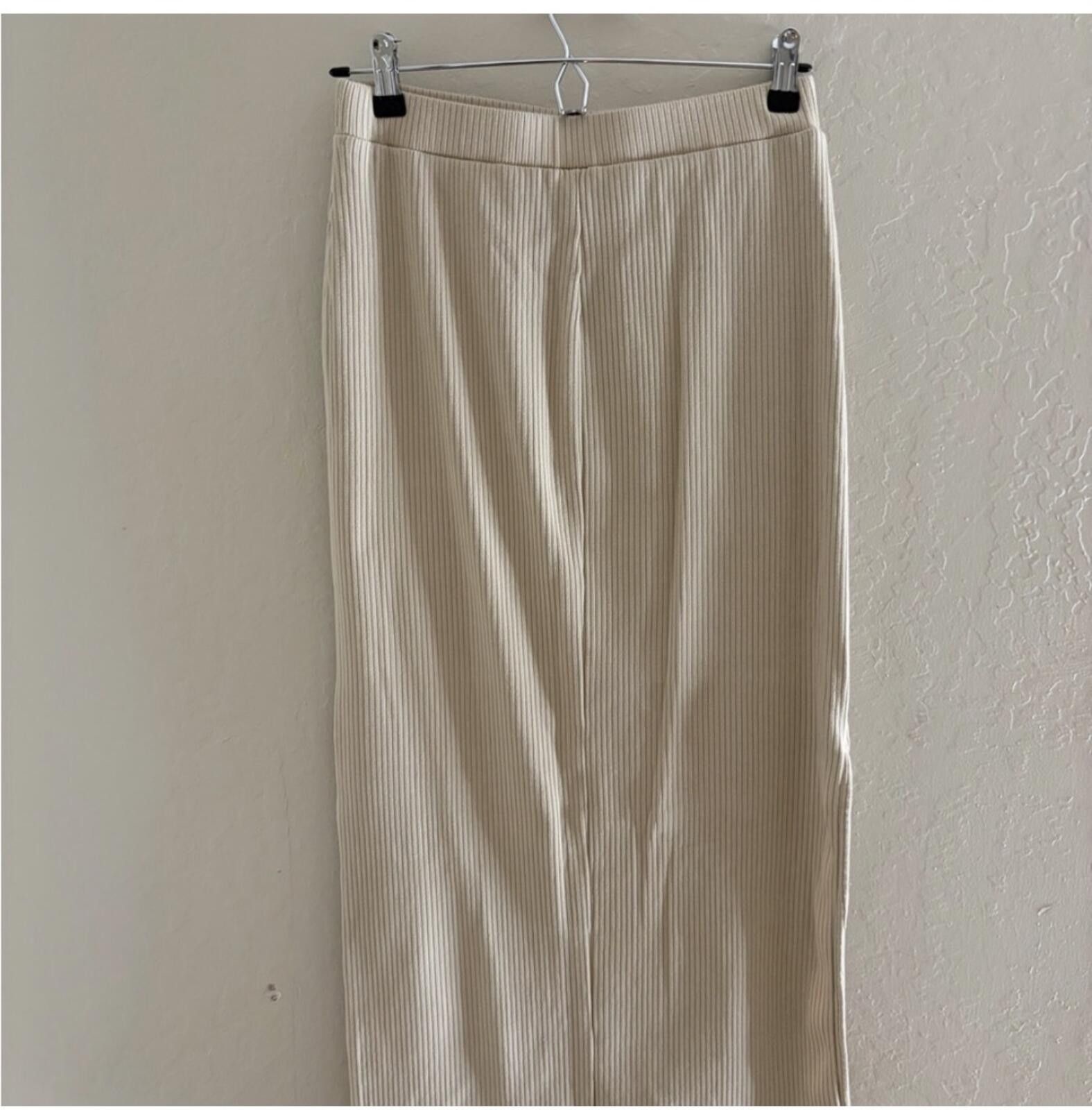 Old Navy Old Navy Cream Maxi Skirt Size 28" / US 6 / IT 42 - 8 Thumbnail