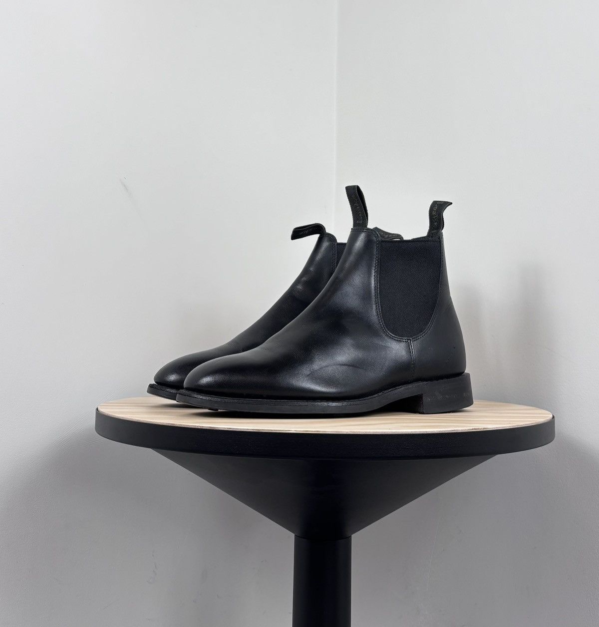 Loake Loake Chatterley Women’s Black Leather Chelsea Boots Size US 6.5 / IT 36.5 - 9 Thumbnail