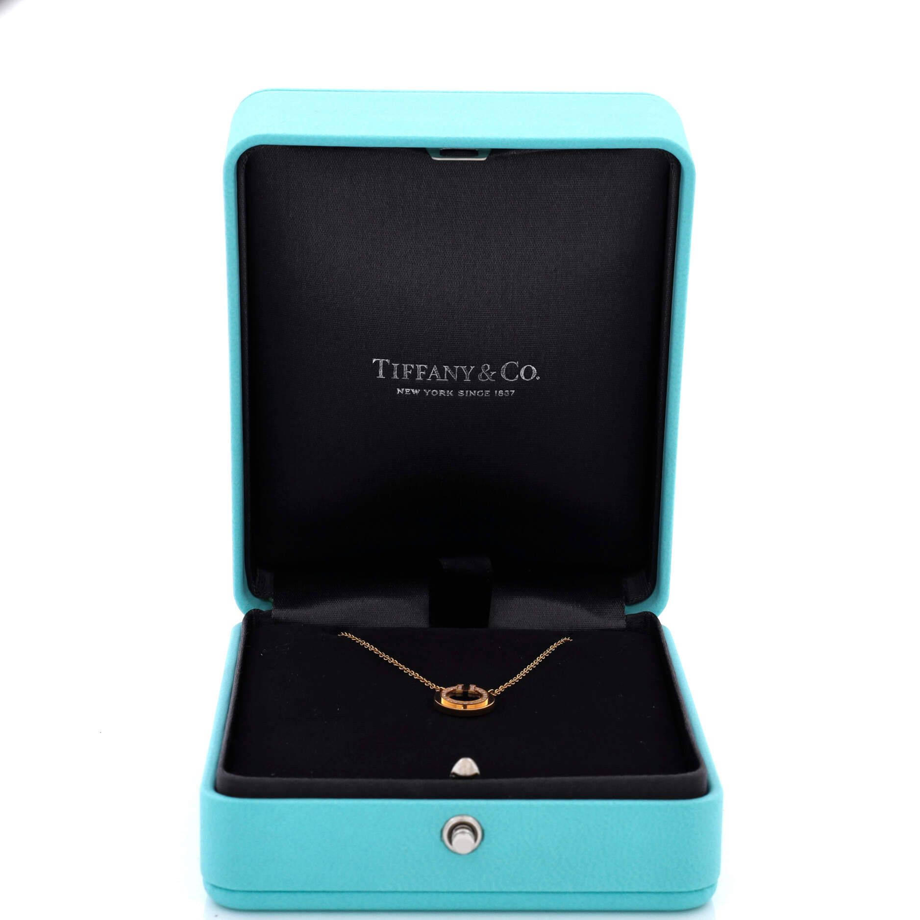 Tiffany & Co. T Circle Pendant Necklace 18K Yellow Gold with Onyx and Diam Size ONE SIZE - 1 Thumbnail