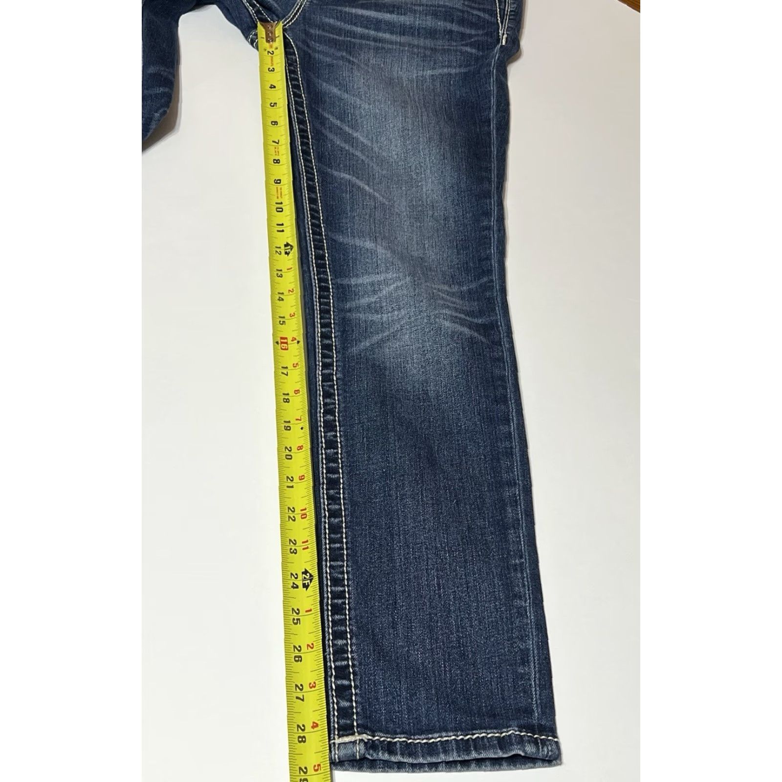 Miss Me Miss Me Signature Skinny Jeans Blue Denim 30 Inseam 29 Slim Low Rise Embroidered Rhinestone Pockets Women Jeans 30 Regular XS? Size 30" / US 8 / IT 44 - 5 Thumbnail